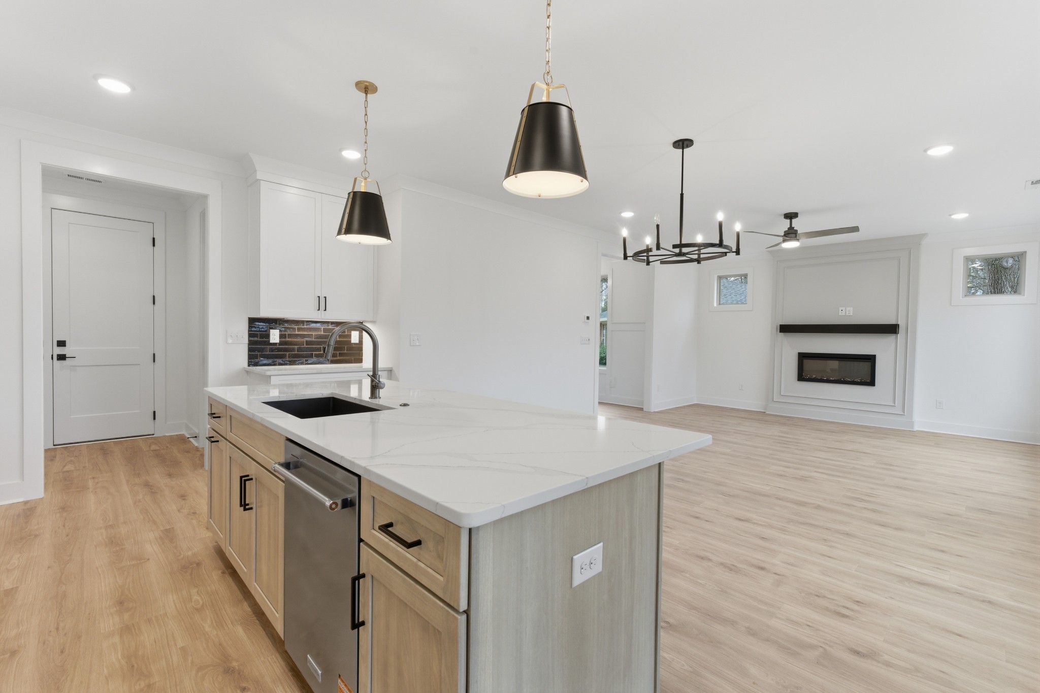 6300B American Ct