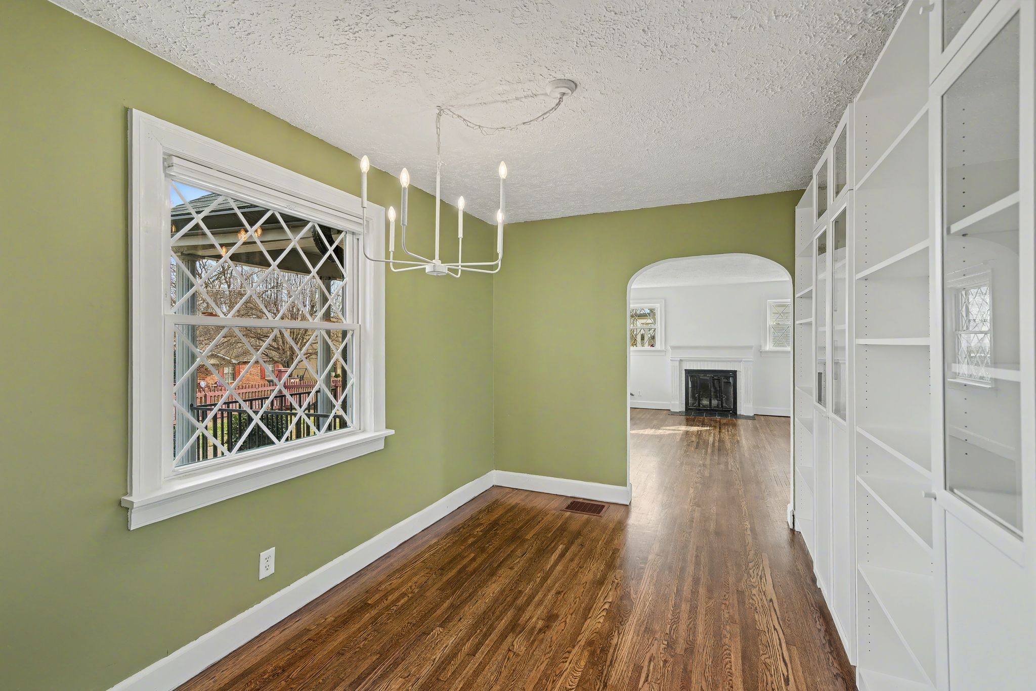 1124 Sunnymeade Dr