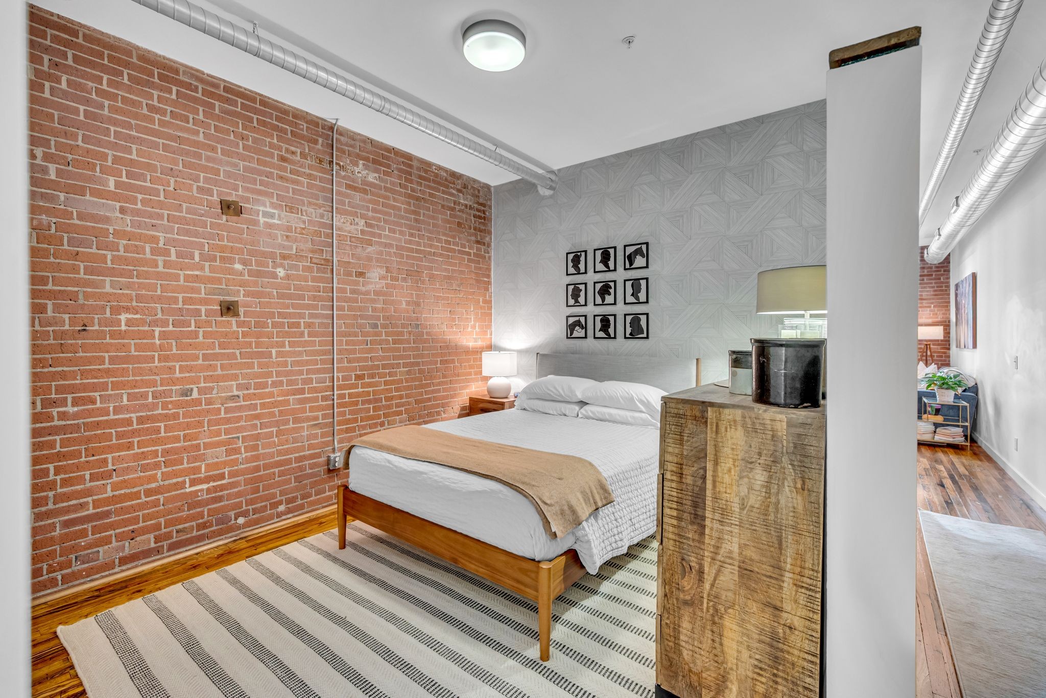 704 Taylor St Unit: 201