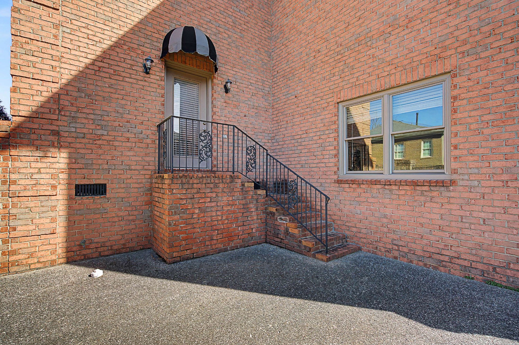 120 Abbottsford