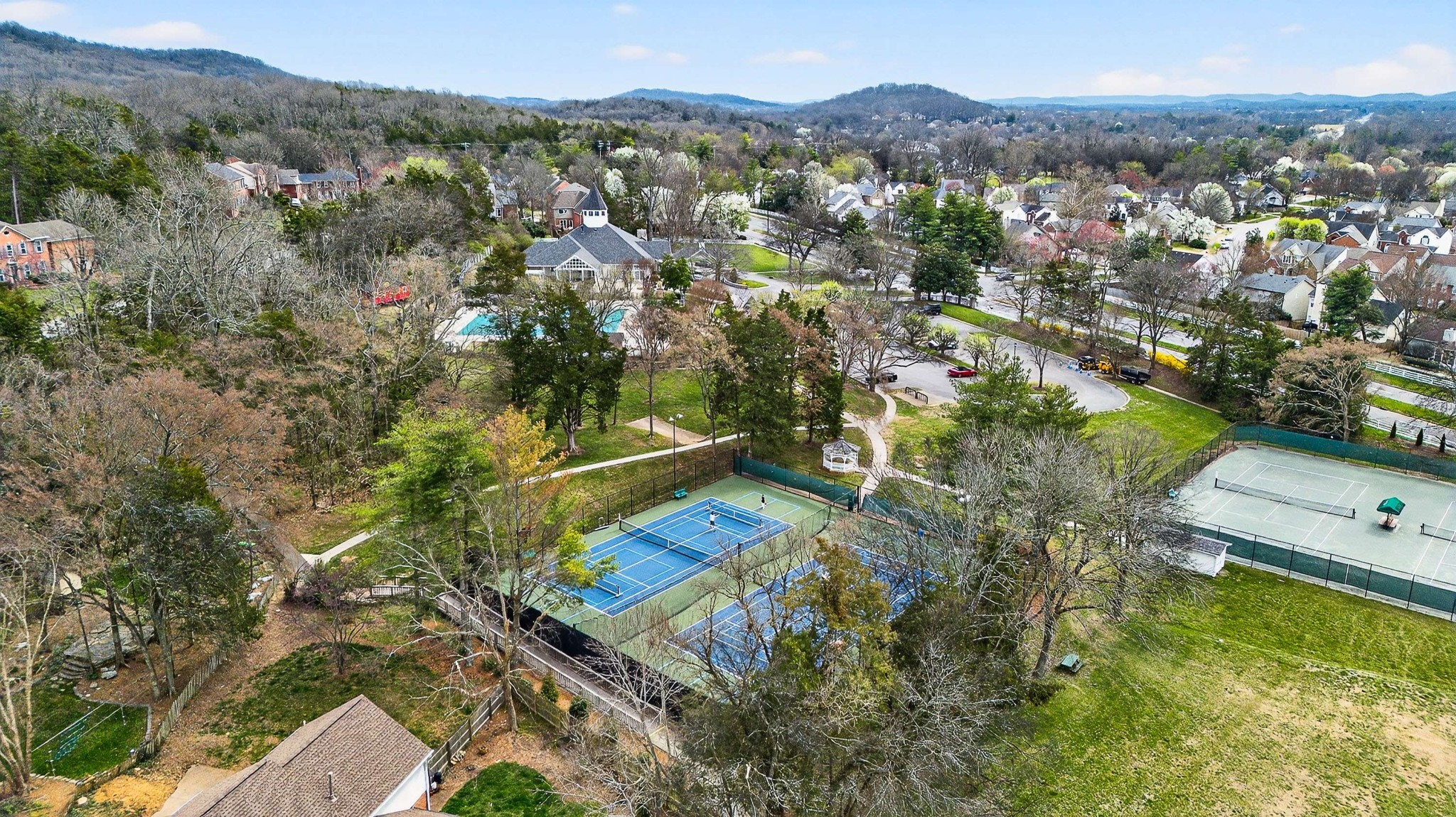 163 Clarendon Cir