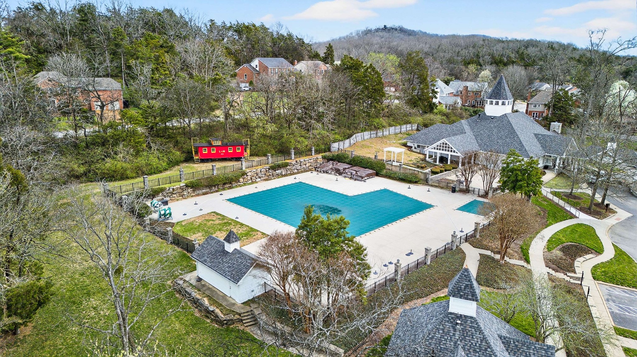 163 Clarendon Cir
