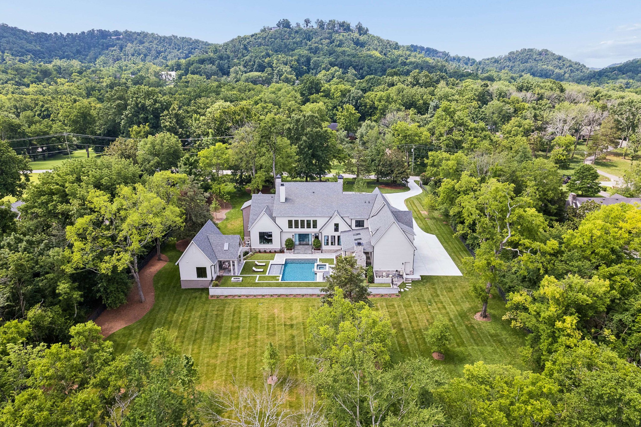 1114 Tyne Blvd