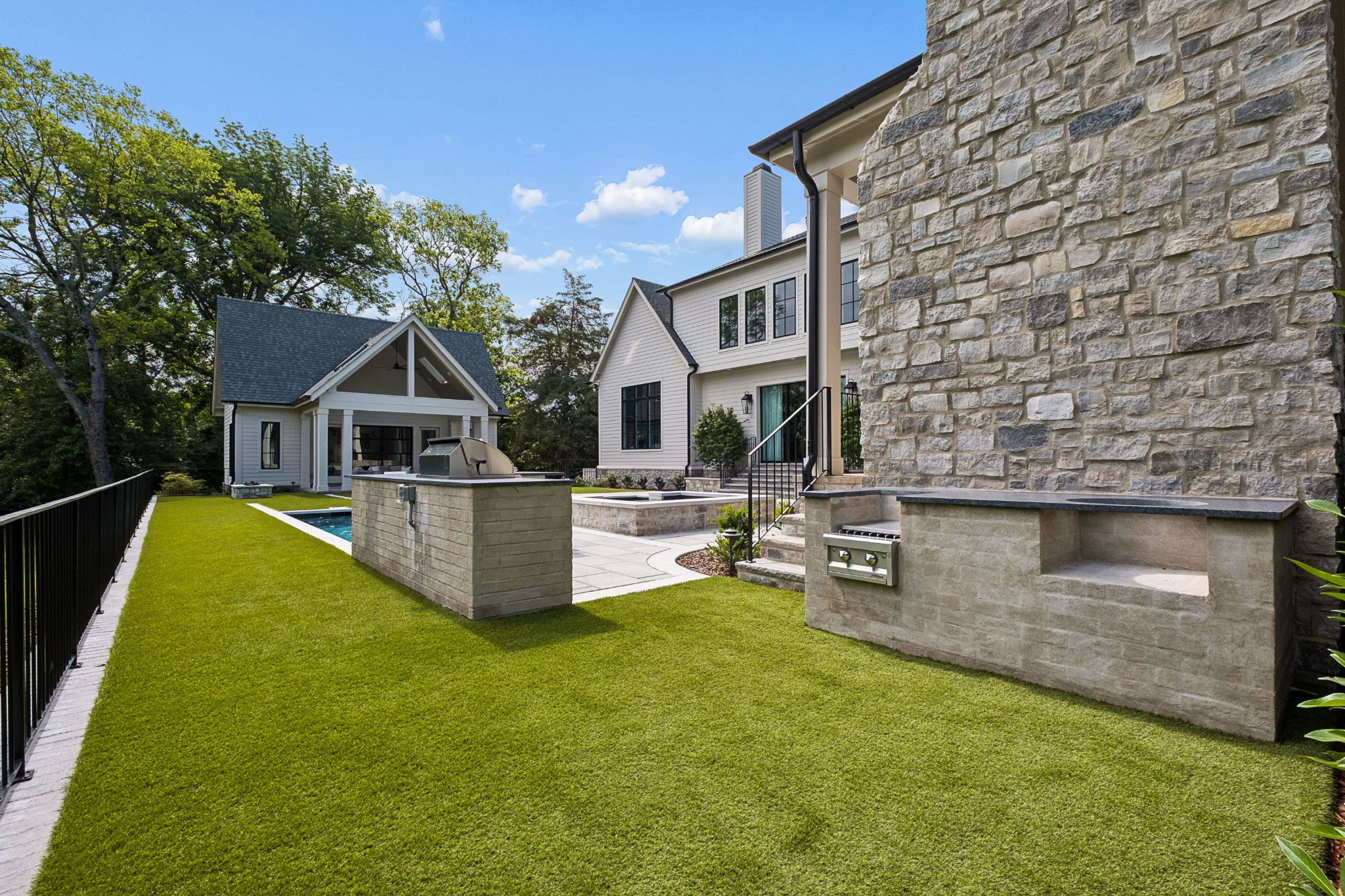 1114 Tyne Blvd