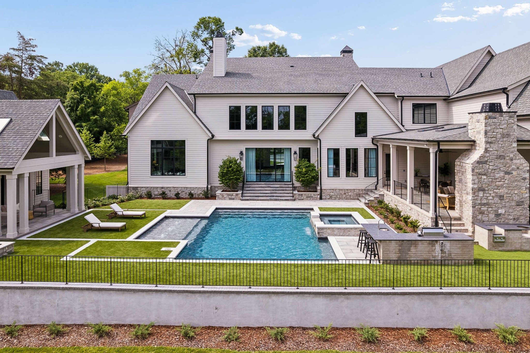 1114 Tyne Blvd