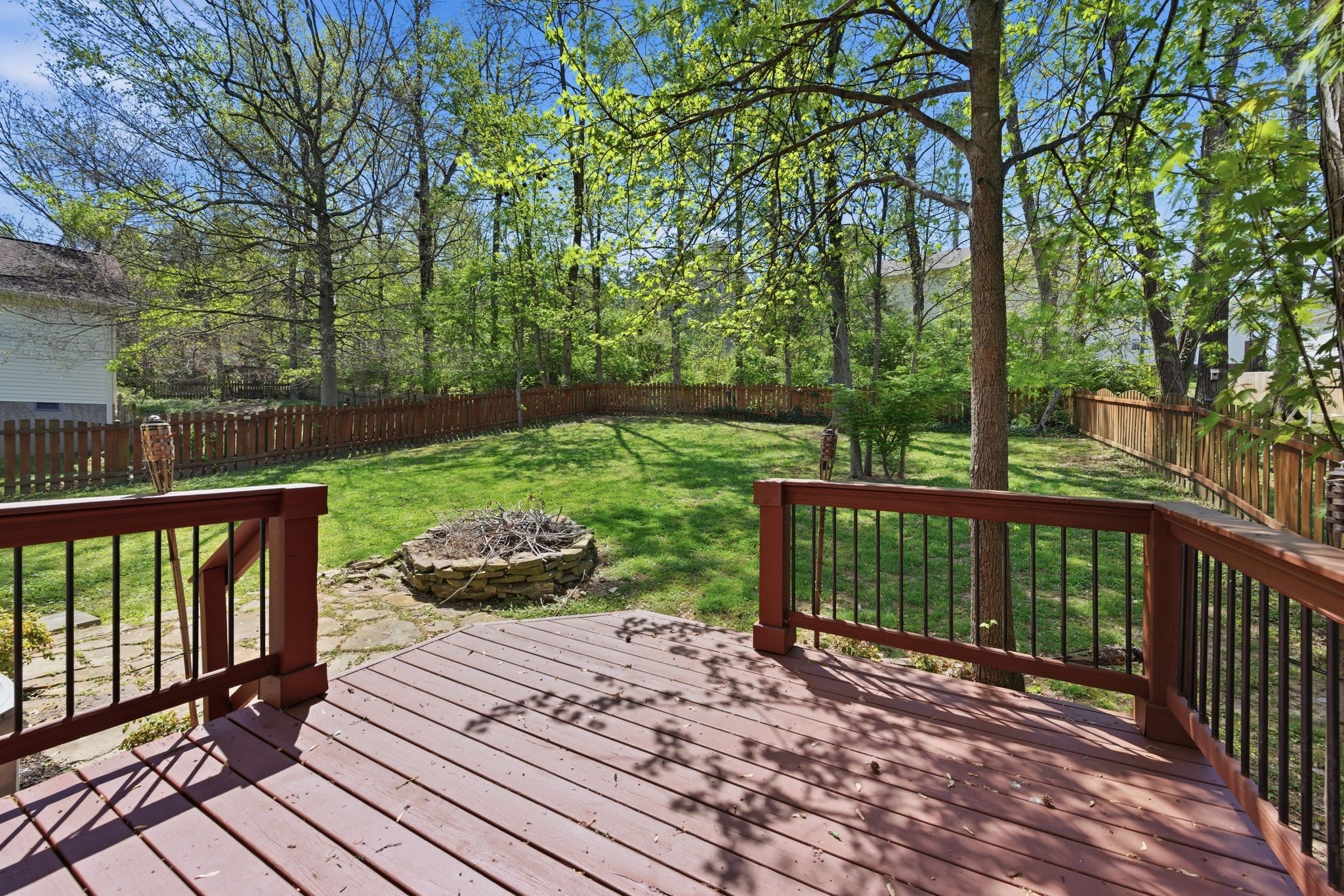 2711 Leesa Ann Ln