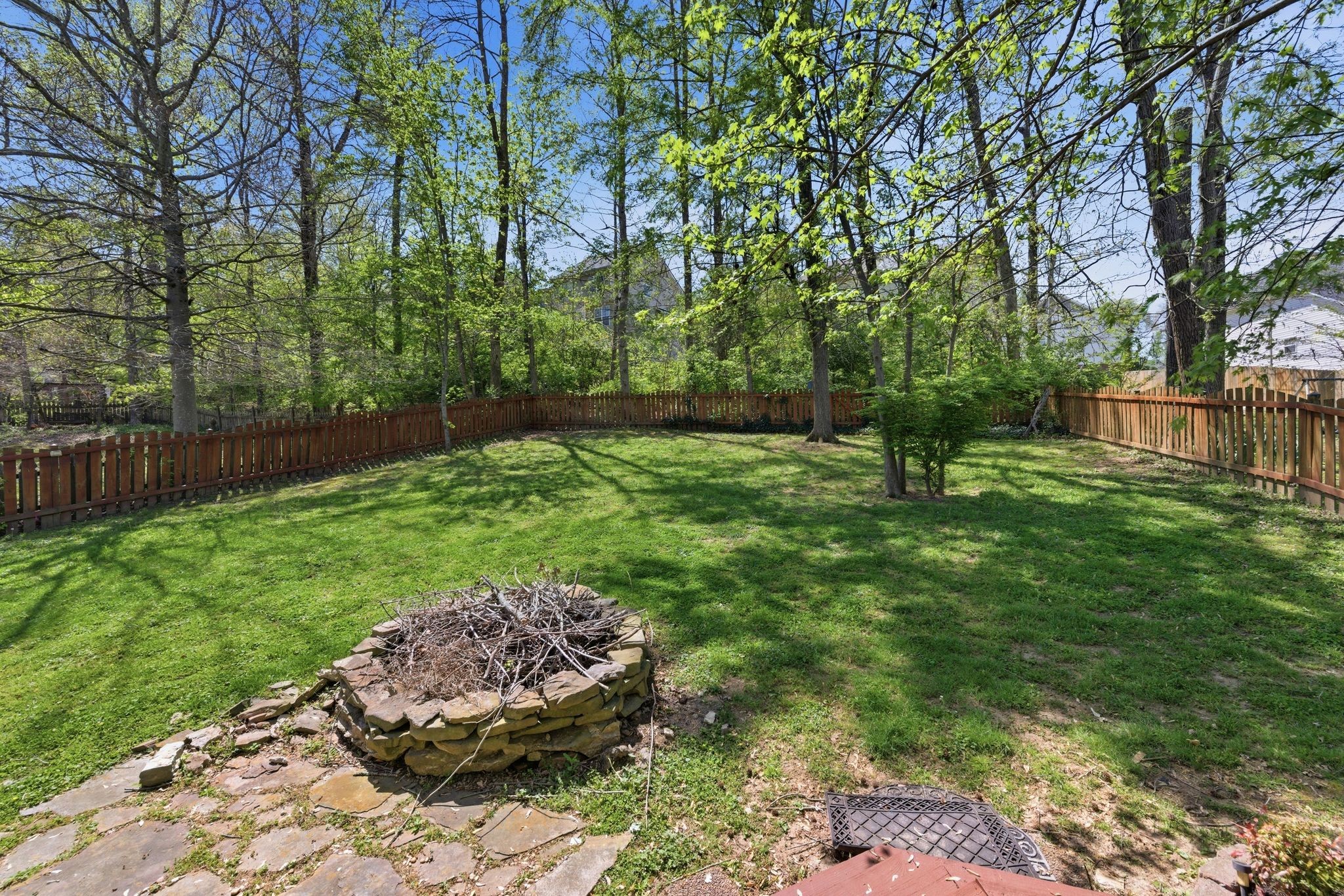 2711 Leesa Ann Ln