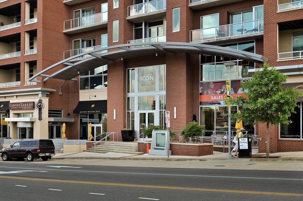 600 12th Ave, S Unit: 1913