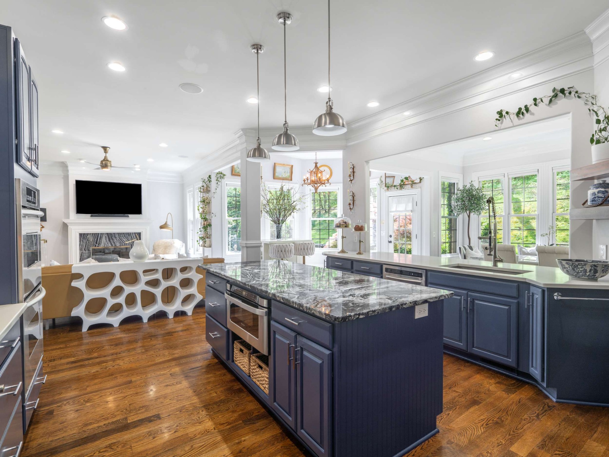 1060 Natchez Valley Ln