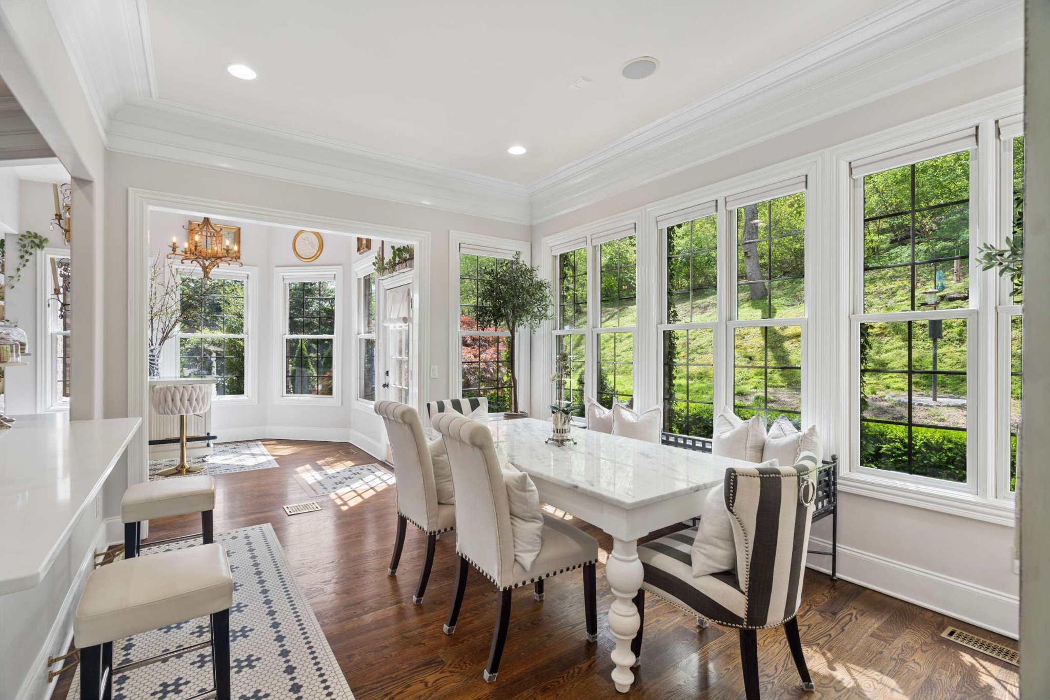 1060 Natchez Valley Ln