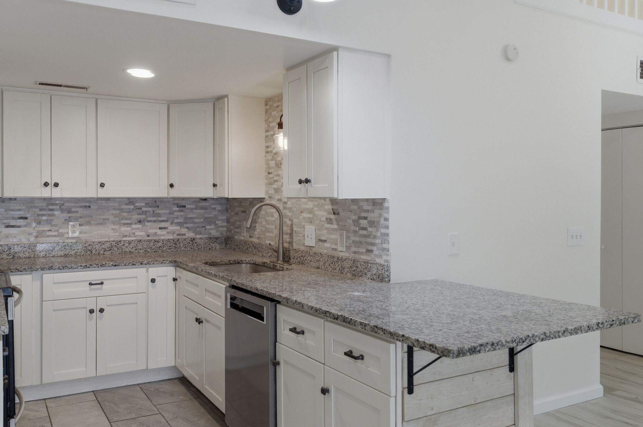 1129 W Main St Unit: 24