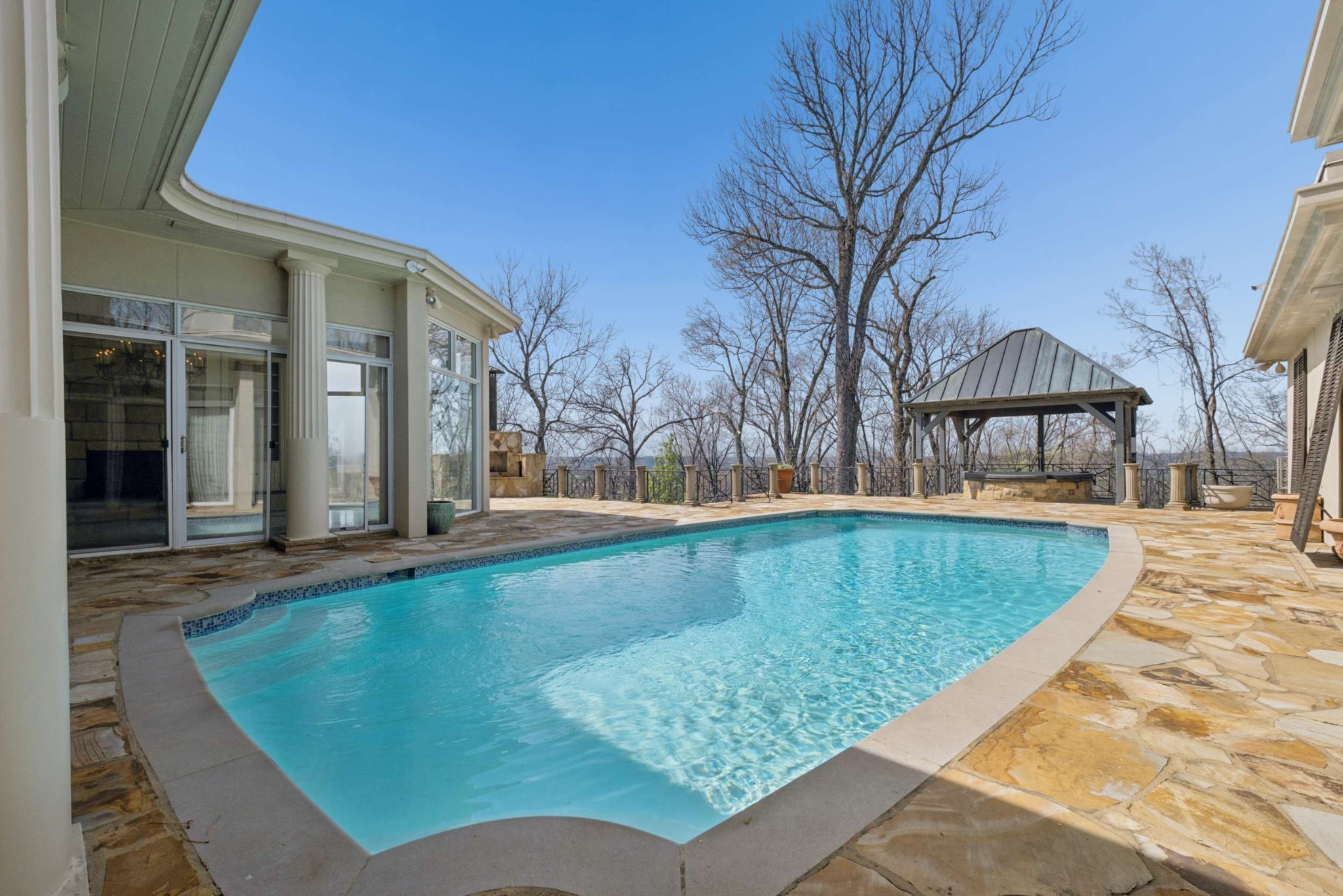 515 Hillwood Blvd