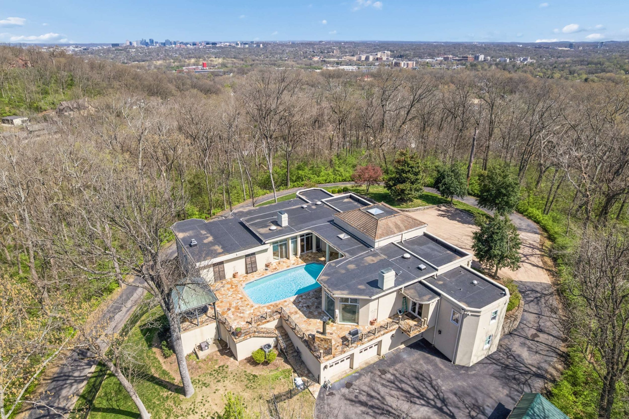 515 Hillwood Blvd