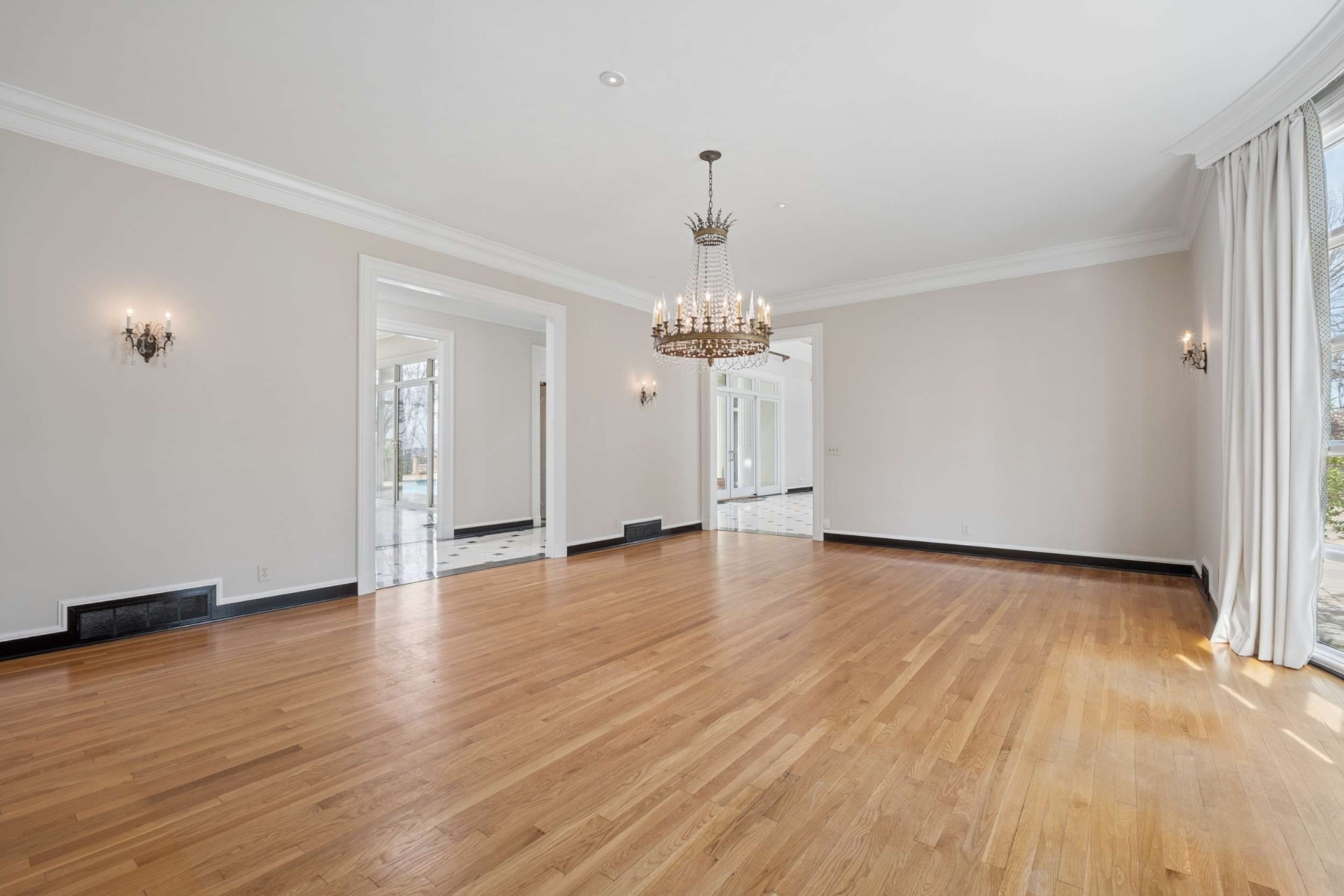 515 Hillwood Blvd