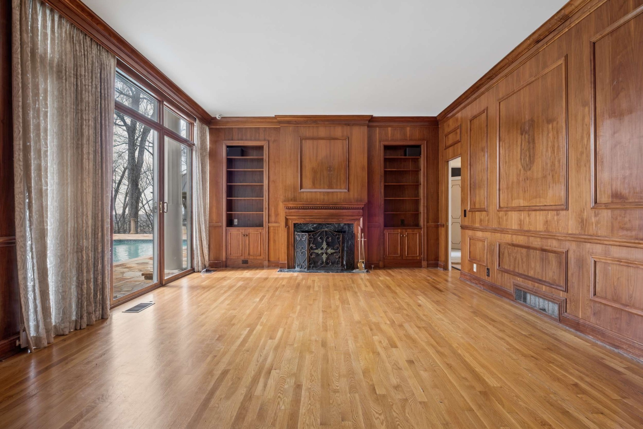 515 Hillwood Blvd