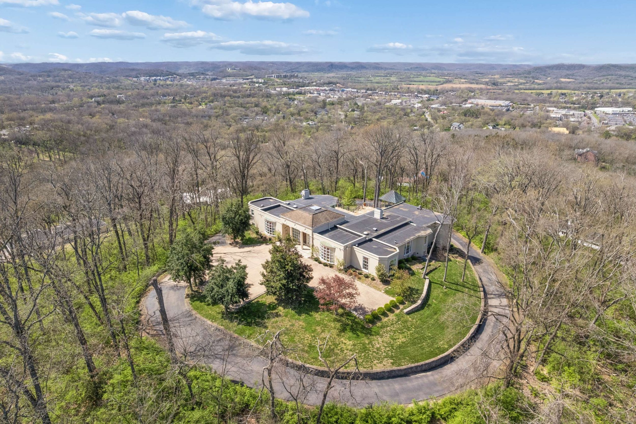 515 Hillwood Blvd