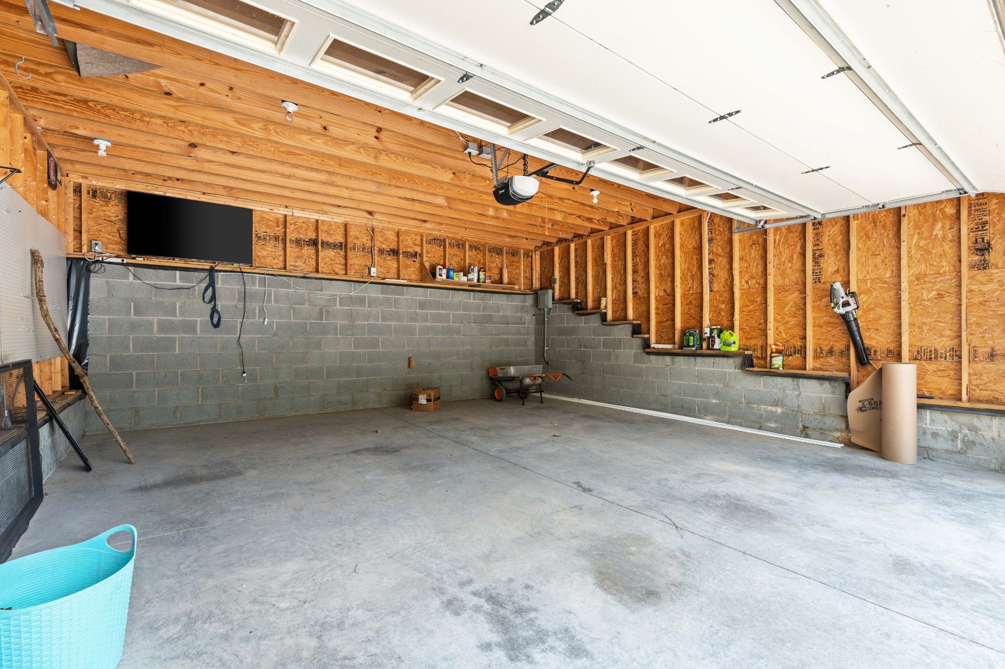 2107 Eastland Ave