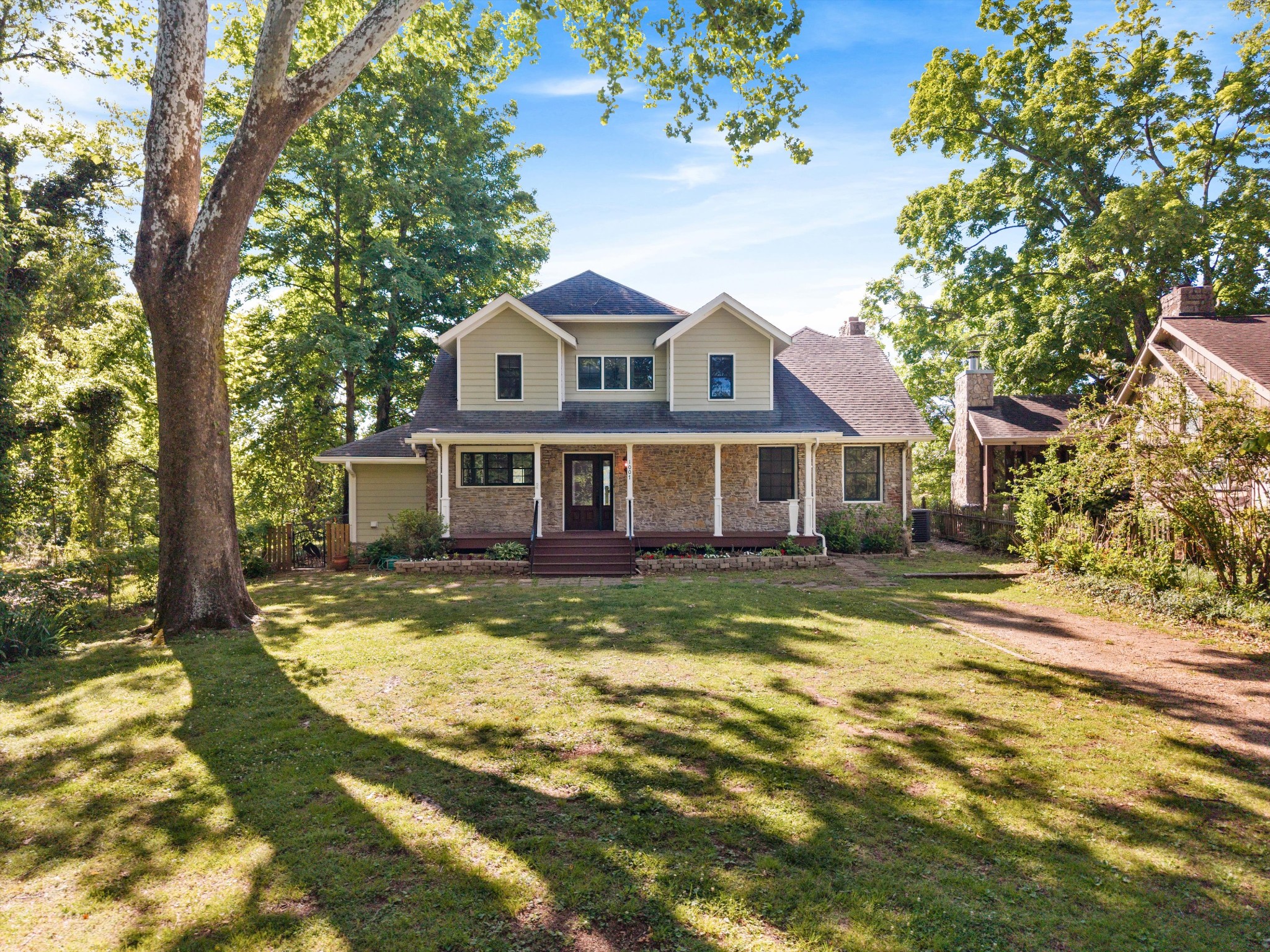 1007 Falls Ave