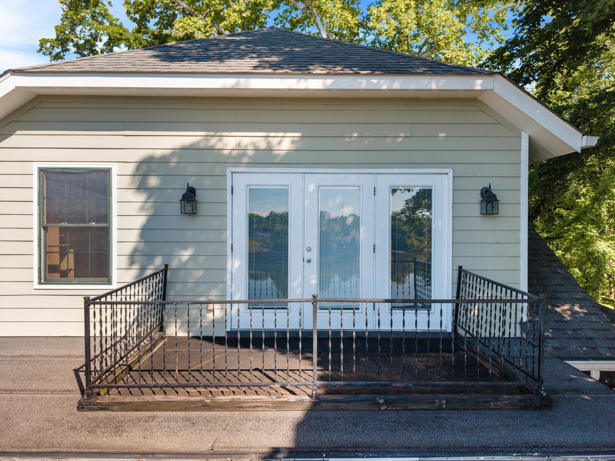 1007 Falls Ave