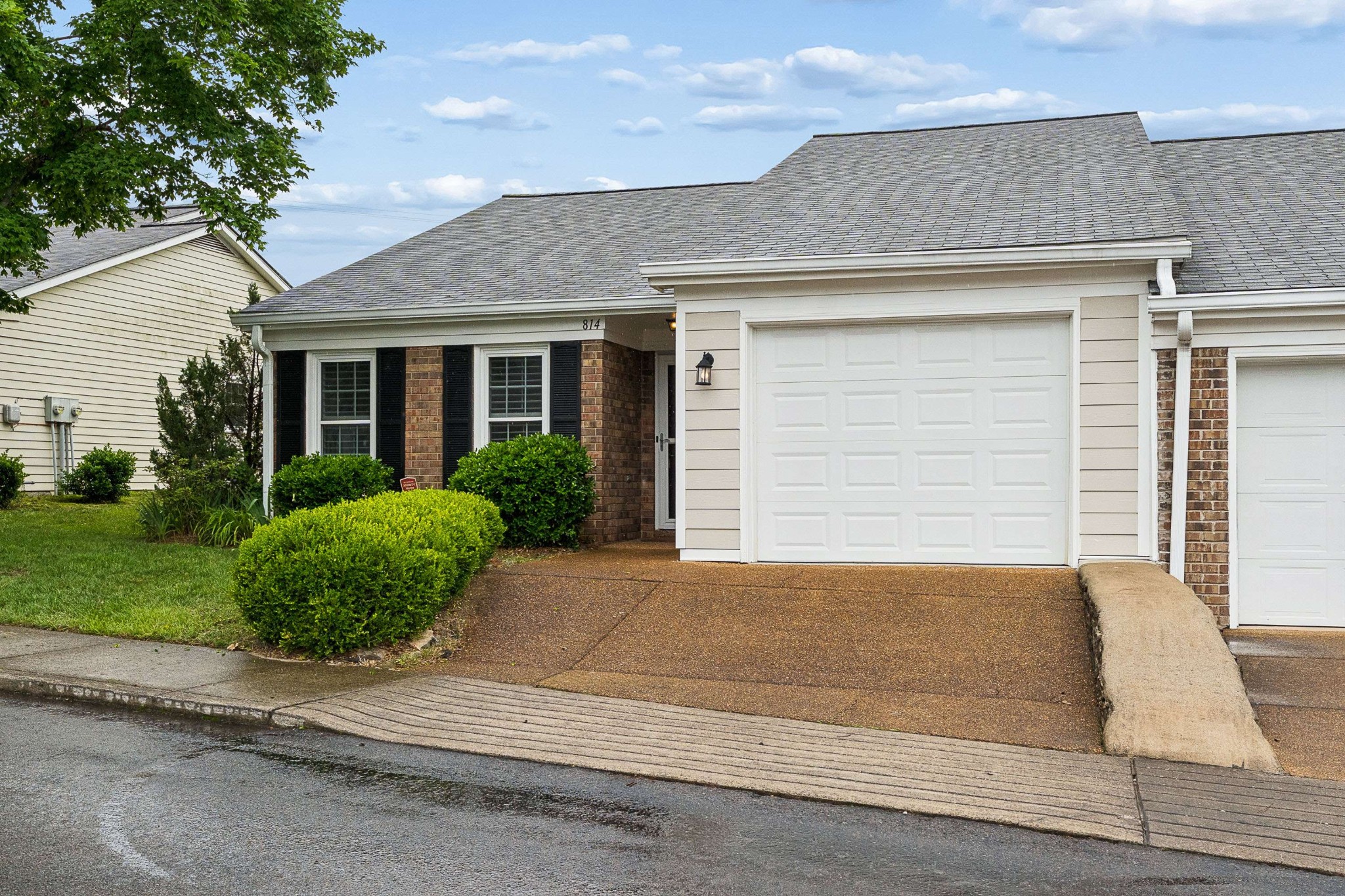 814 Marquette Dr