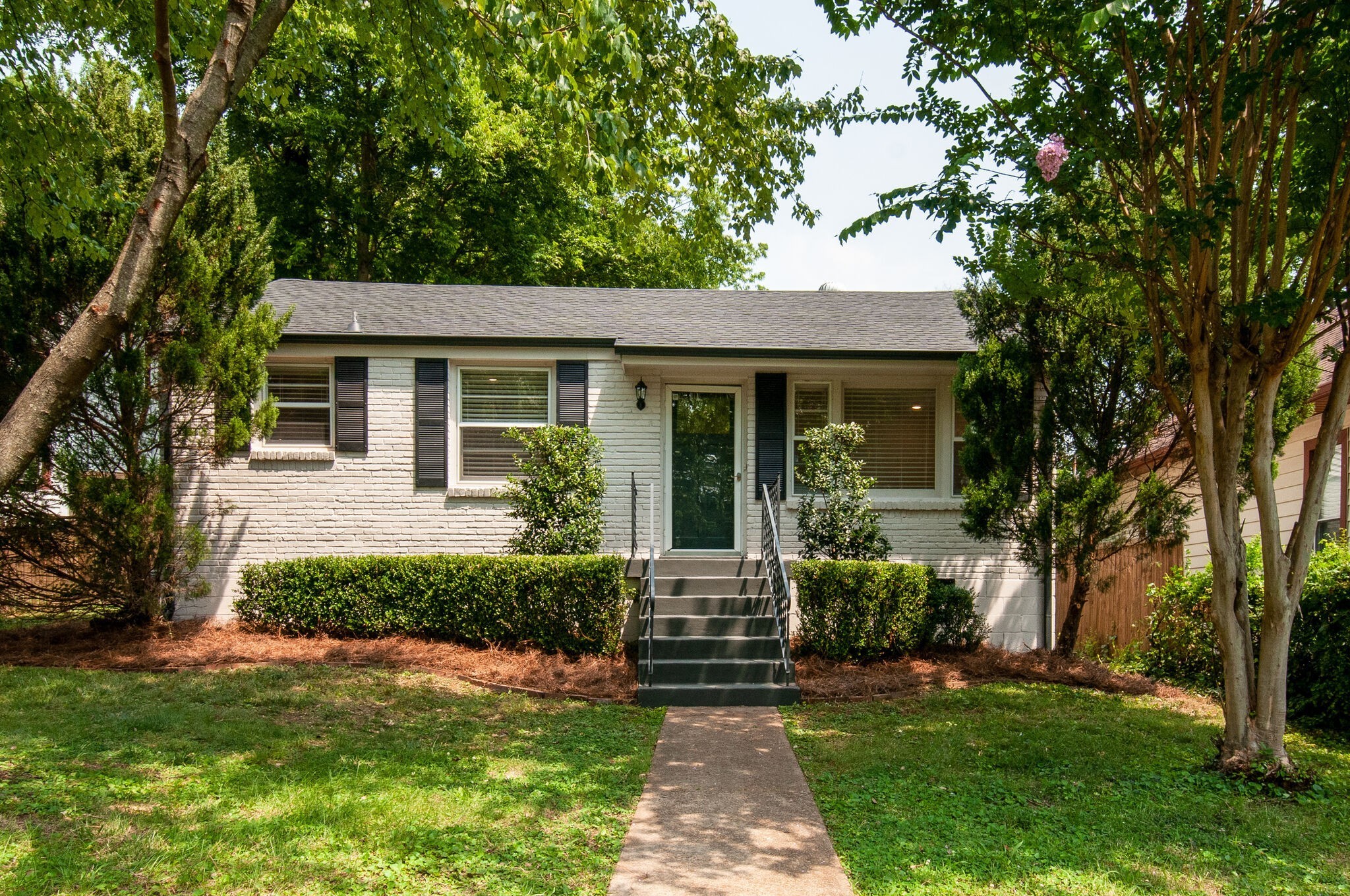 1006 S Douglas Ave