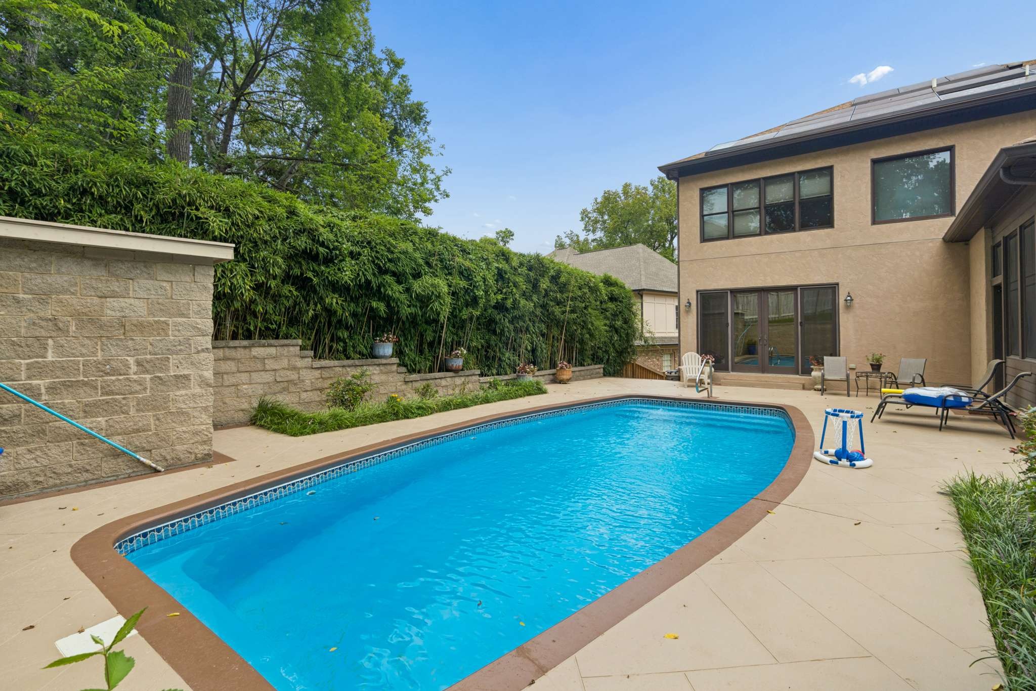 2115 Sharondale Dr
