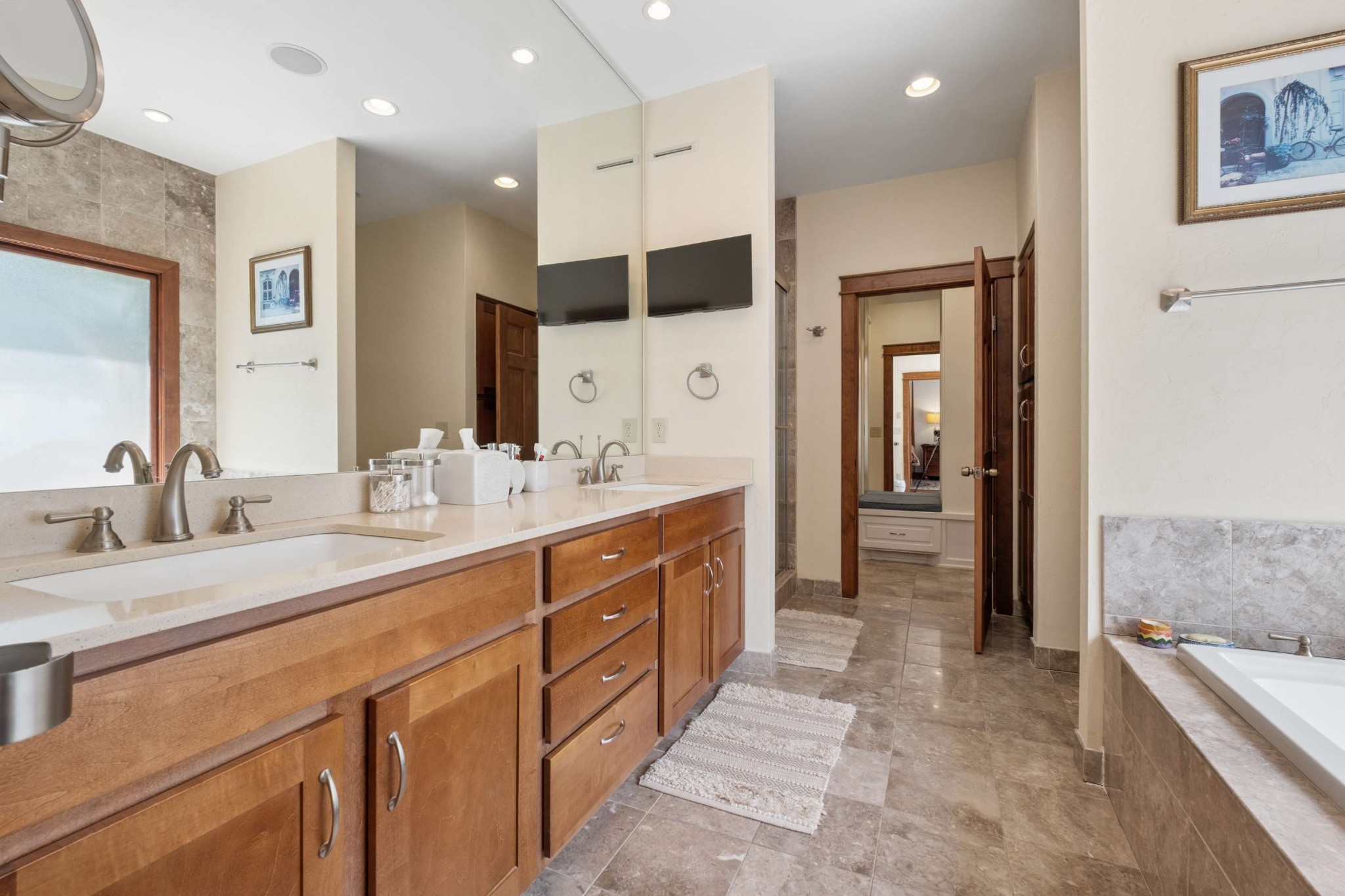 2115 Sharondale Dr