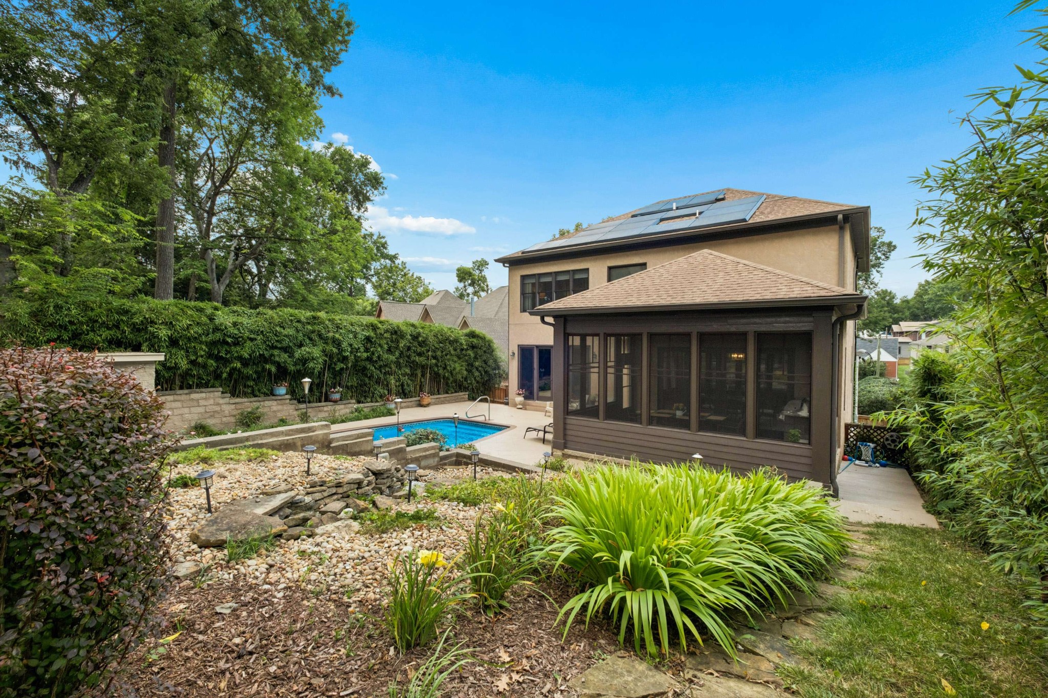 2115 Sharondale Dr