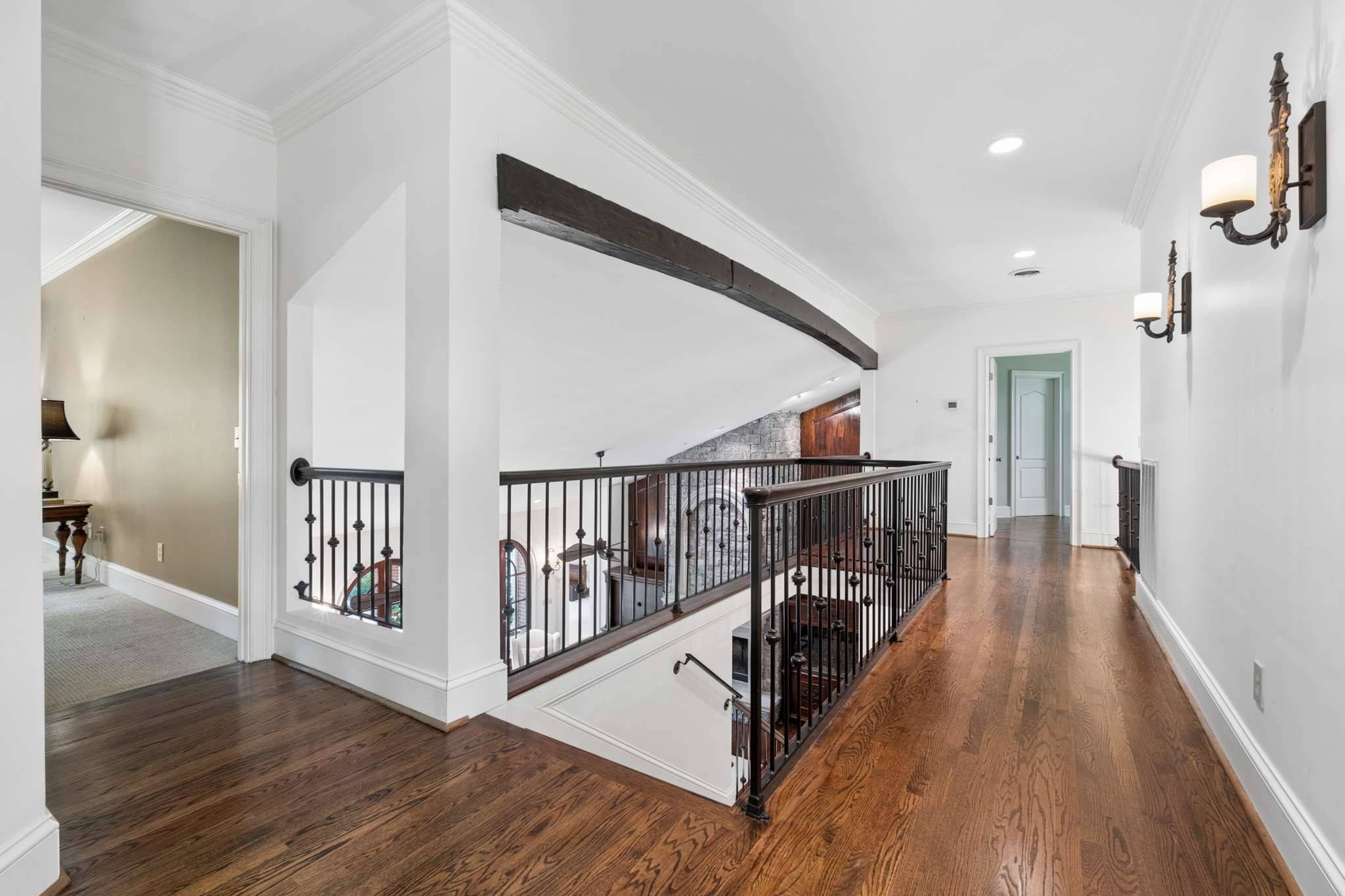 943 Oak Valley Ln