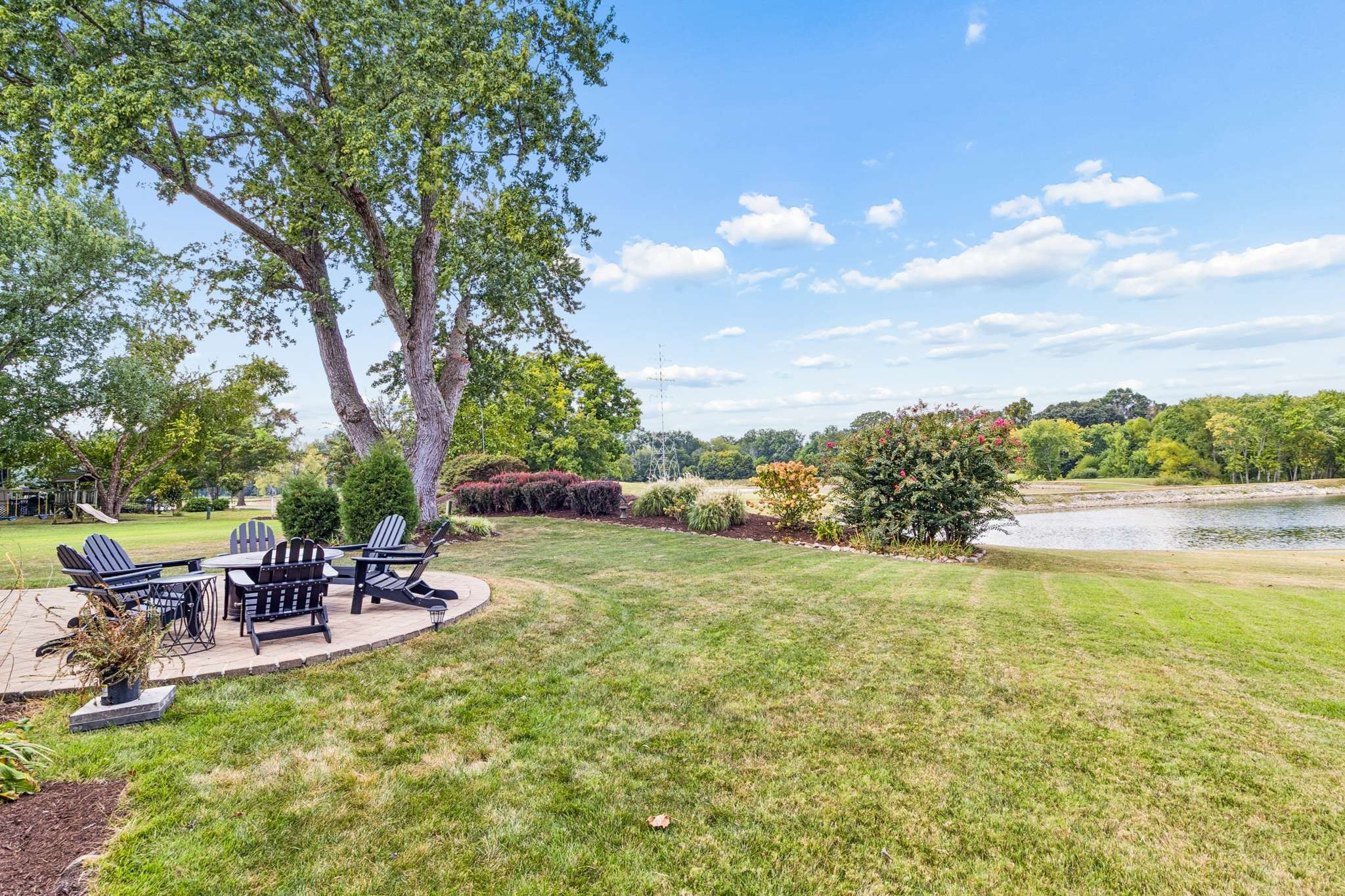 936 Riverview Dr