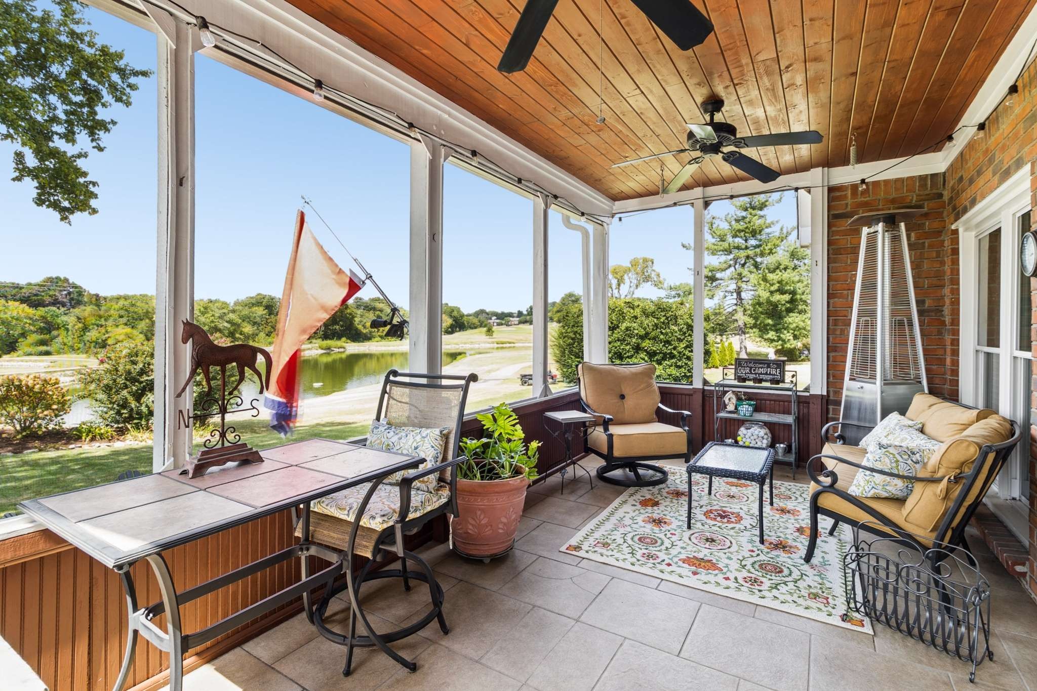 936 Riverview Dr