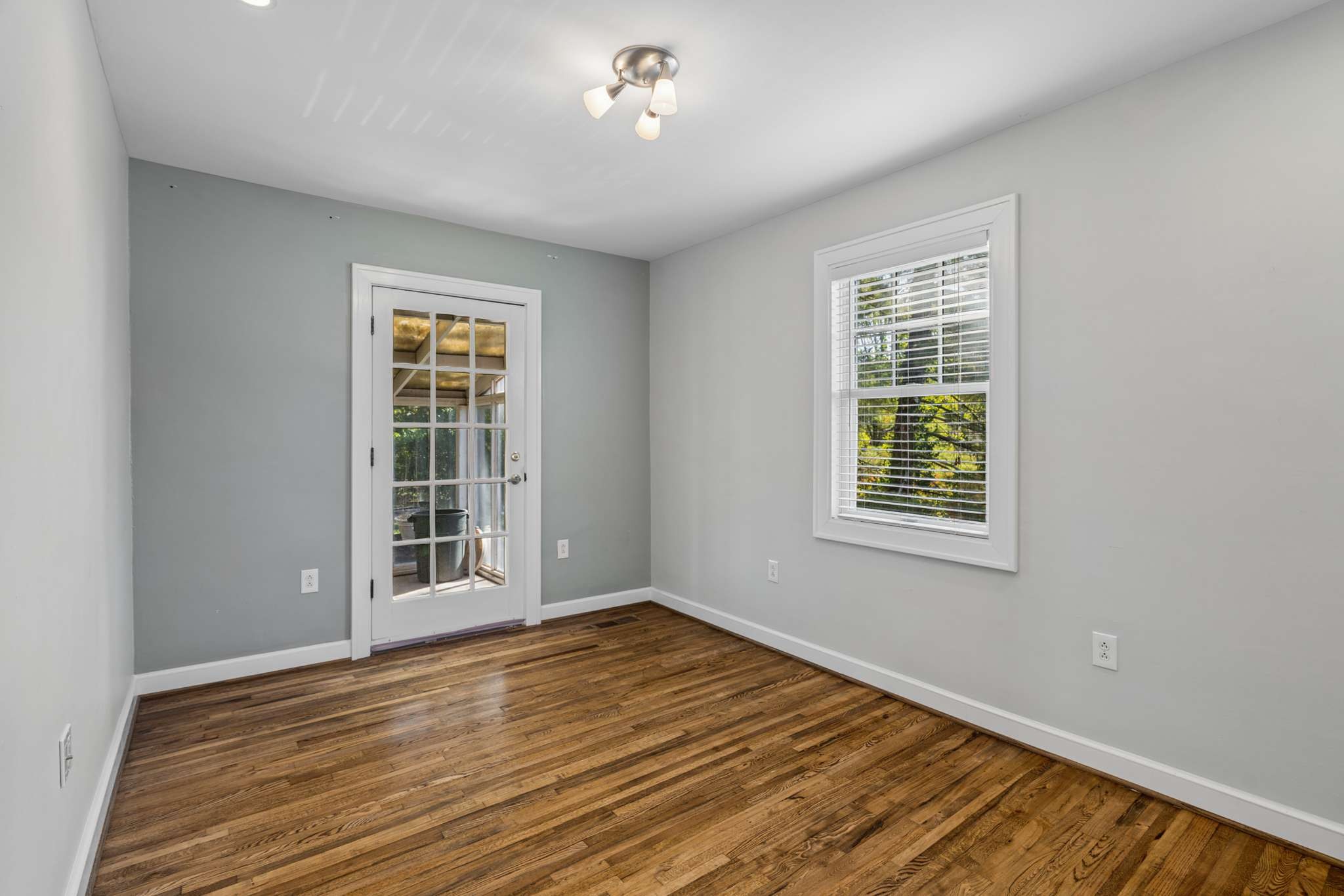 2905 Compton Rd