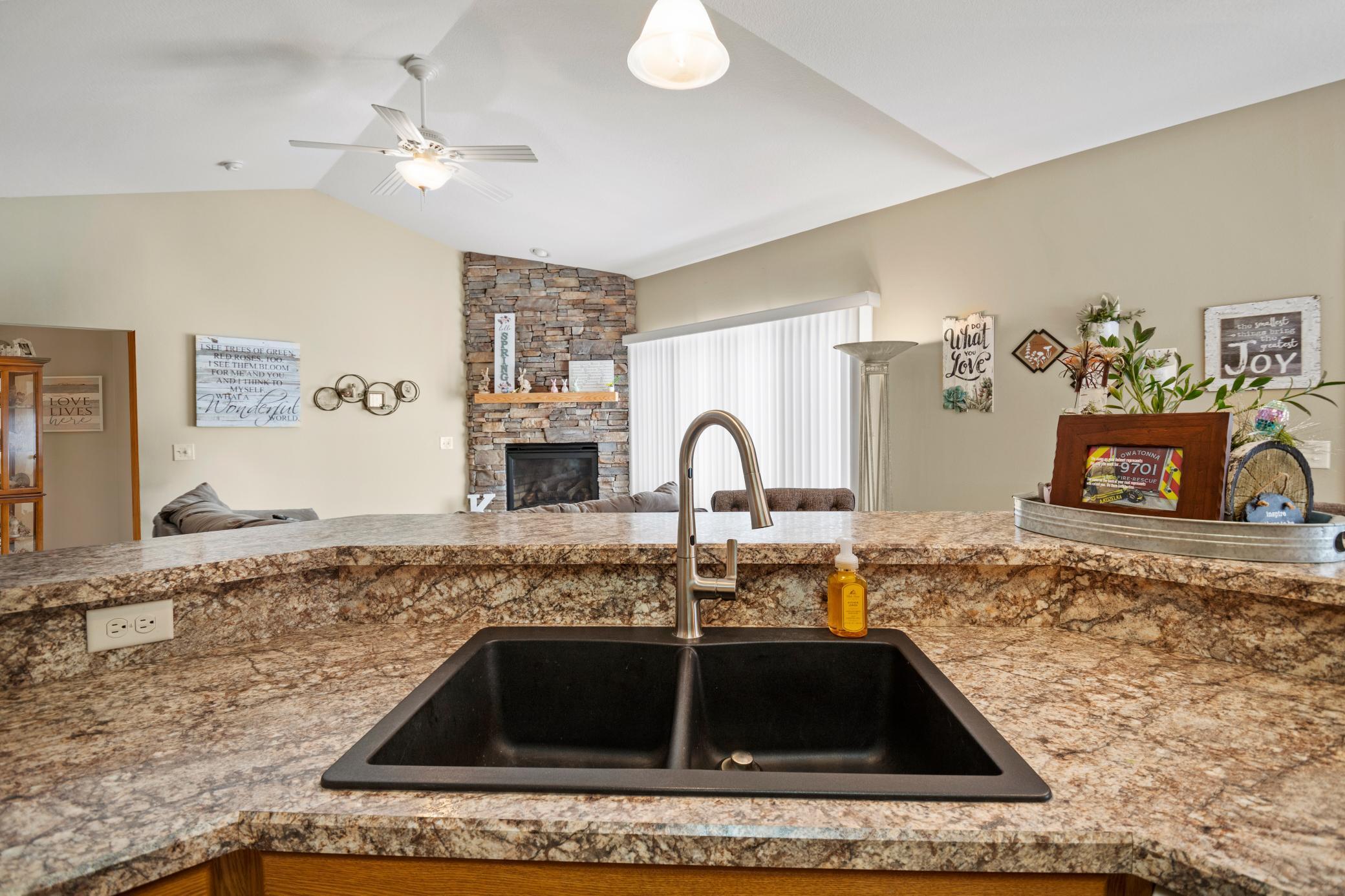 2866 Meadowview Lane NE