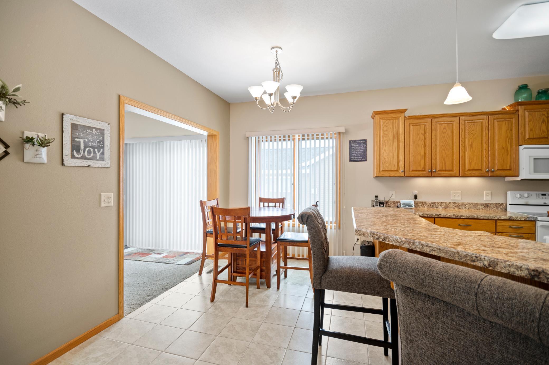 2866 Meadowview Lane NE
