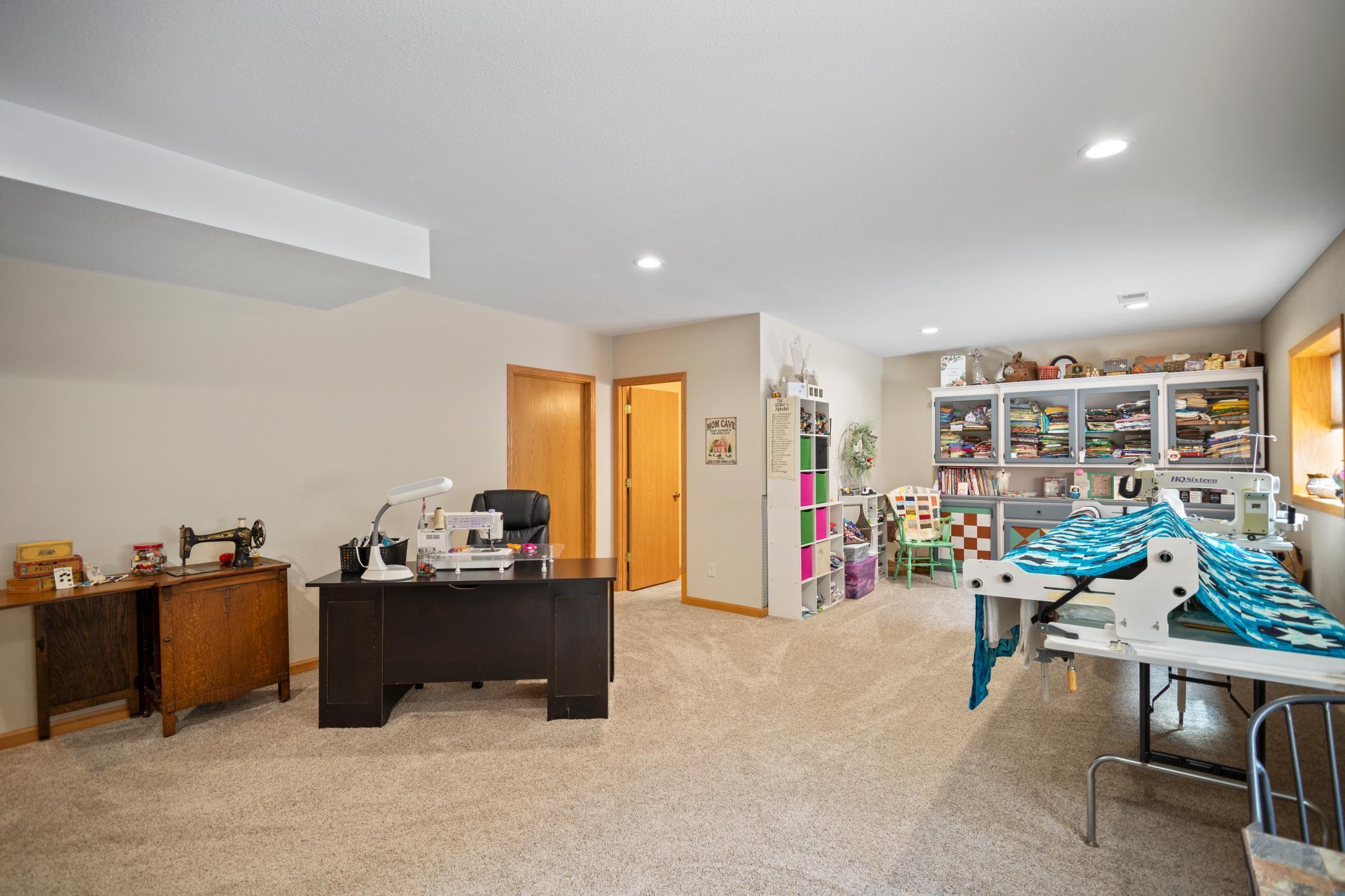2866 Meadowview Lane NE