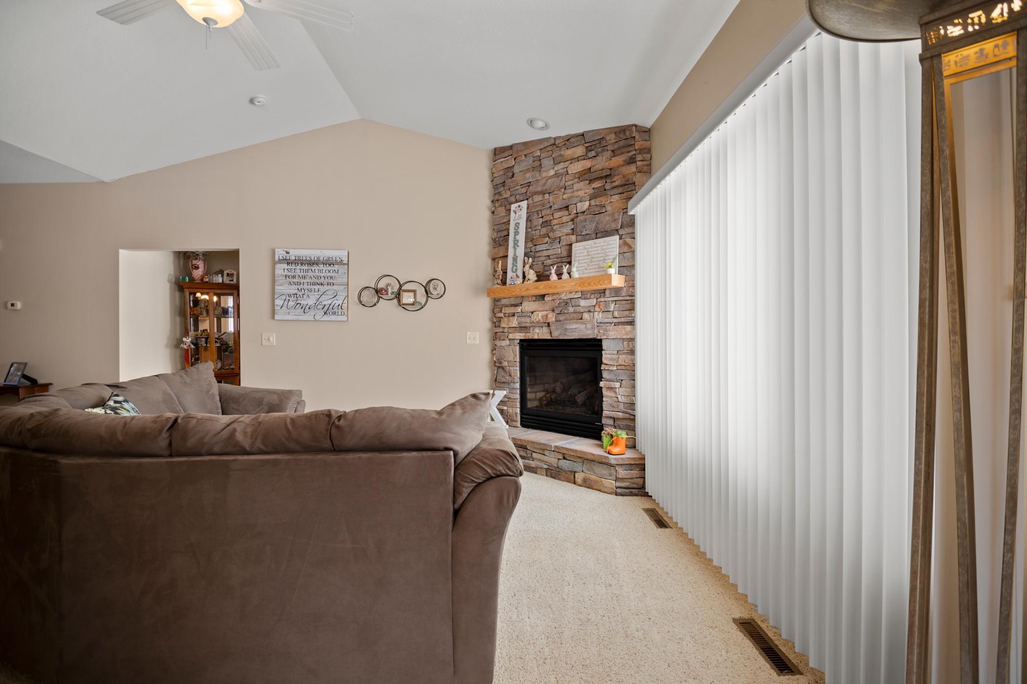 2866 Meadowview Lane NE