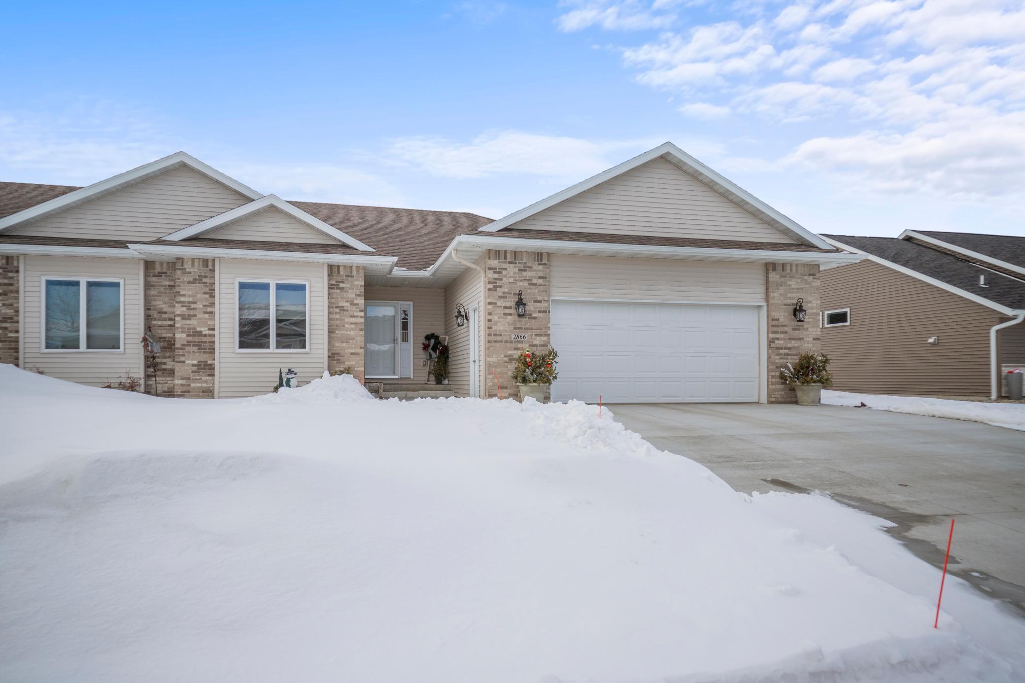 2866 Meadowview Lane NE
