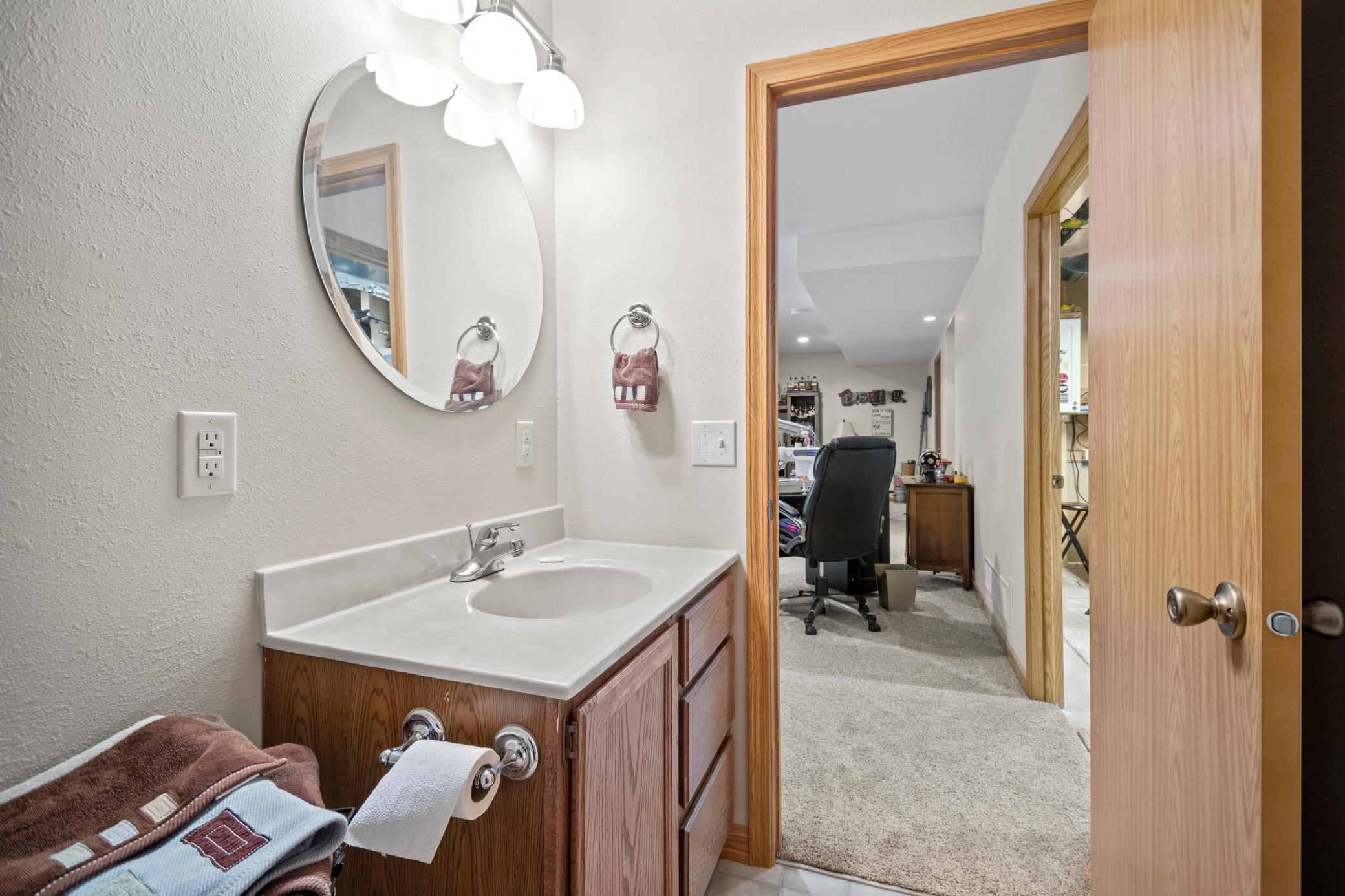2866 Meadowview Lane NE