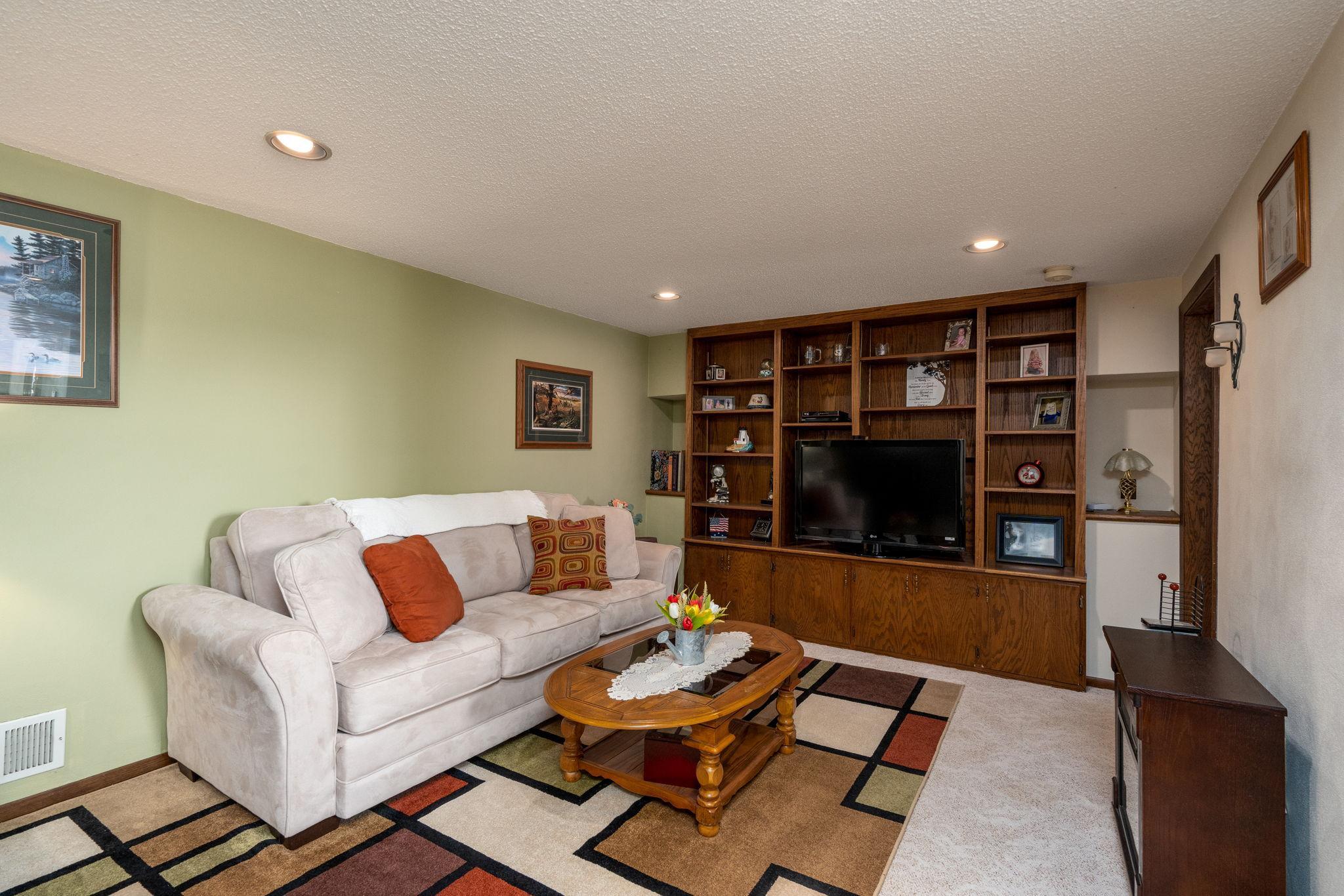 2420 Kenyon Road