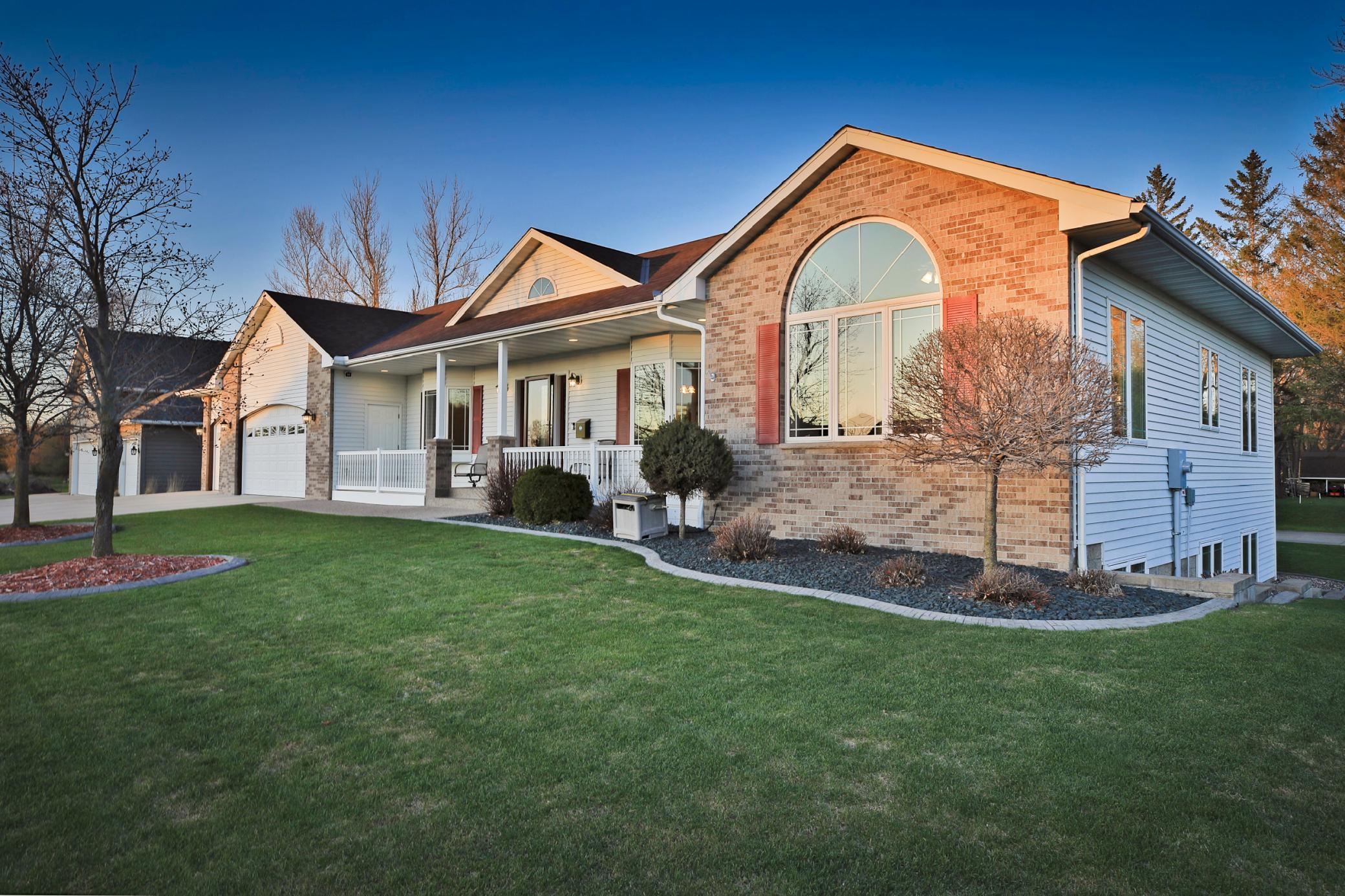 2169 Maple Leaf Lane NE