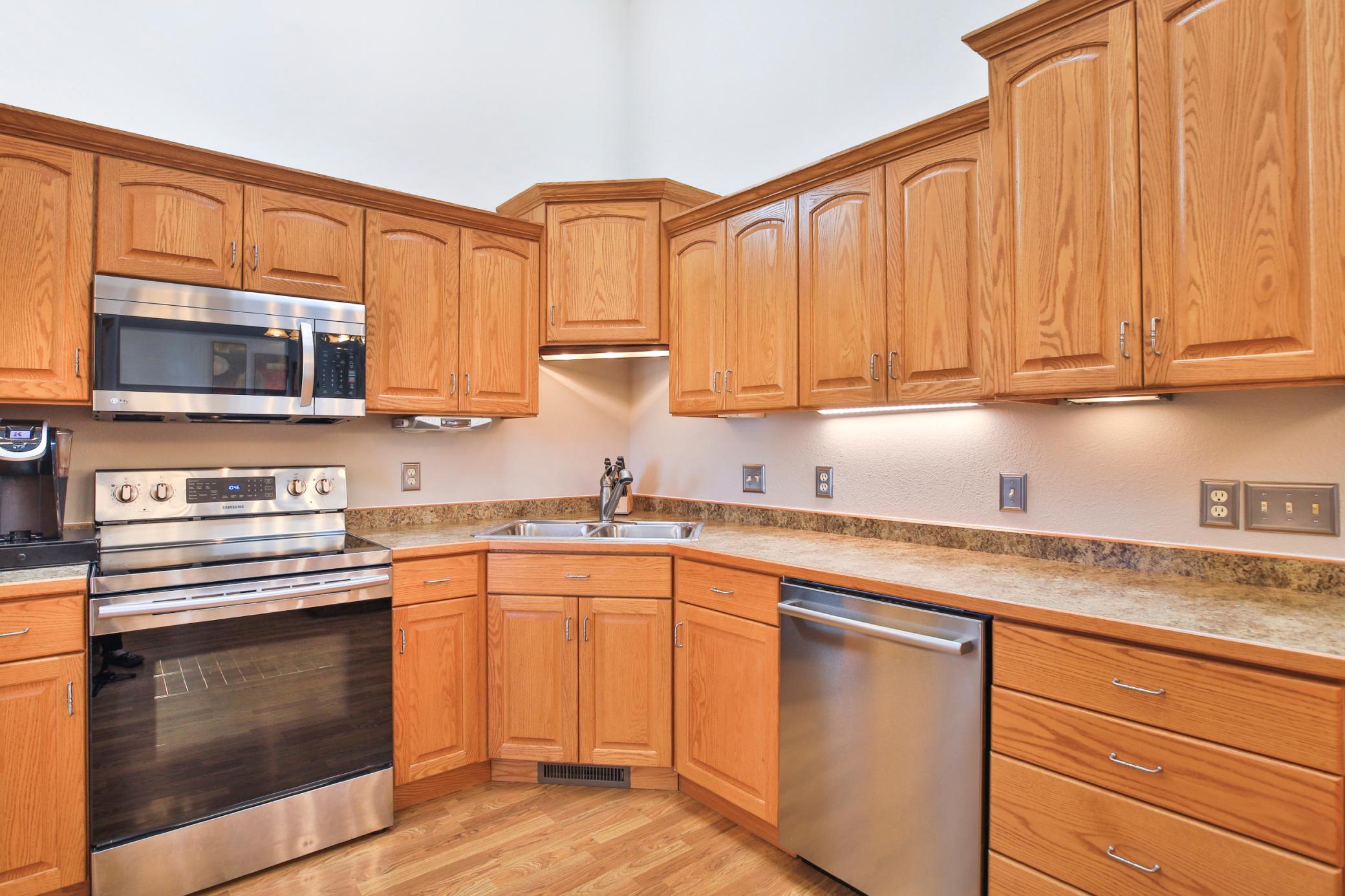 2169 Maple Leaf Lane NE