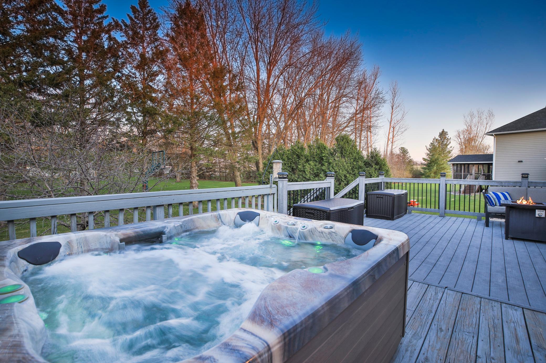 2169 Maple Leaf Lane NE