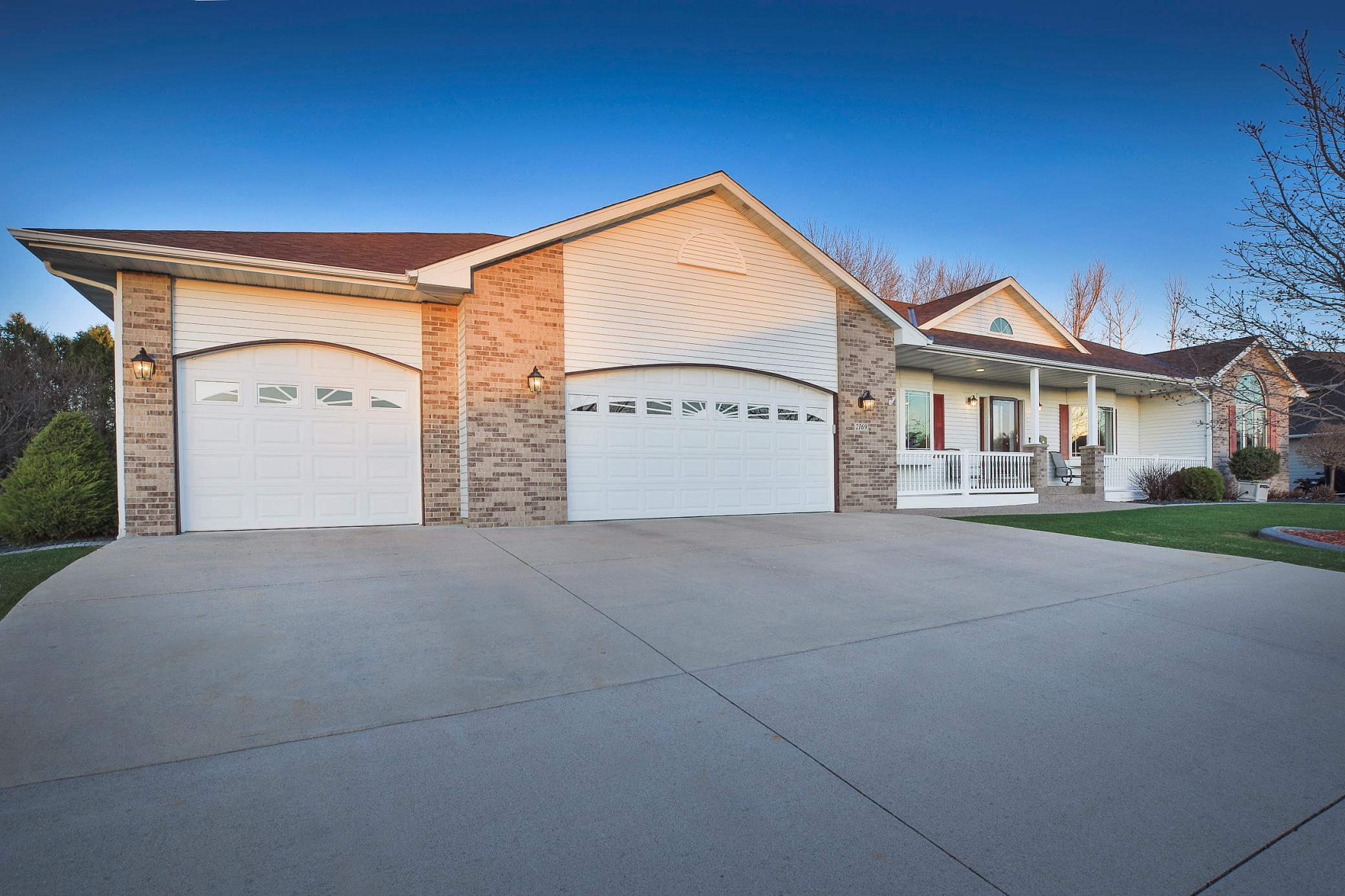 2169 Maple Leaf Lane NE