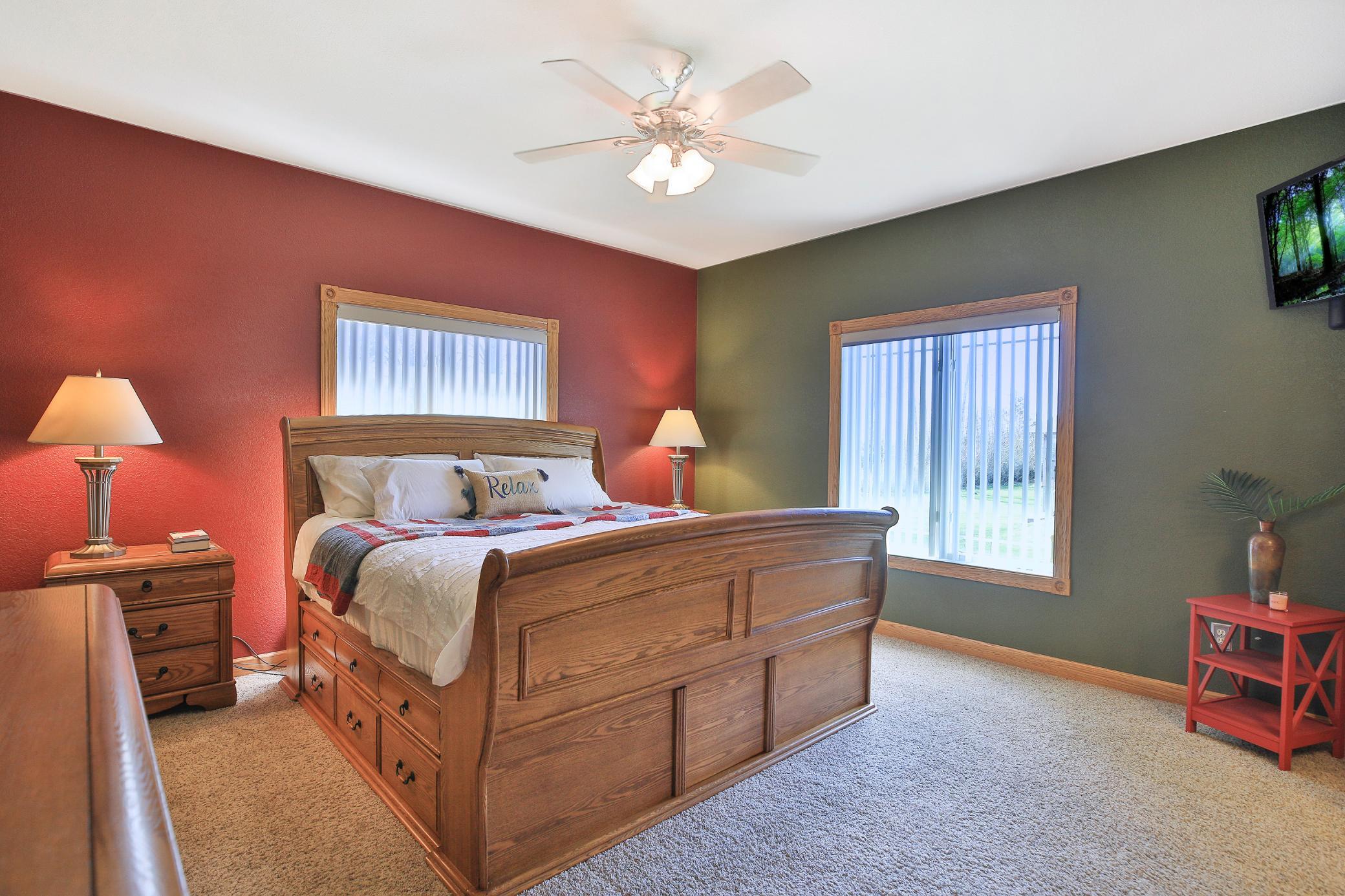 2169 Maple Leaf Lane NE