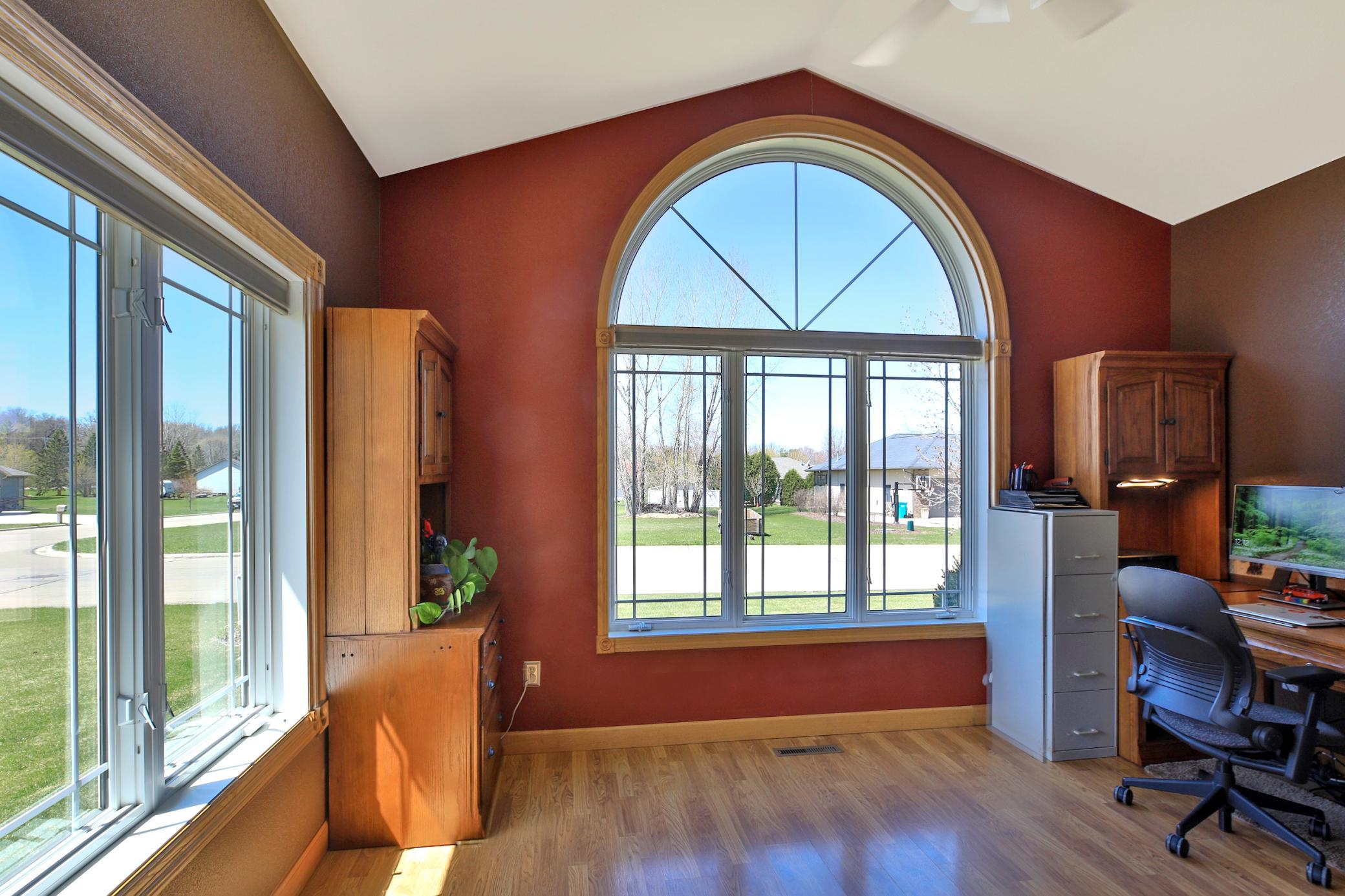 2169 Maple Leaf Lane NE