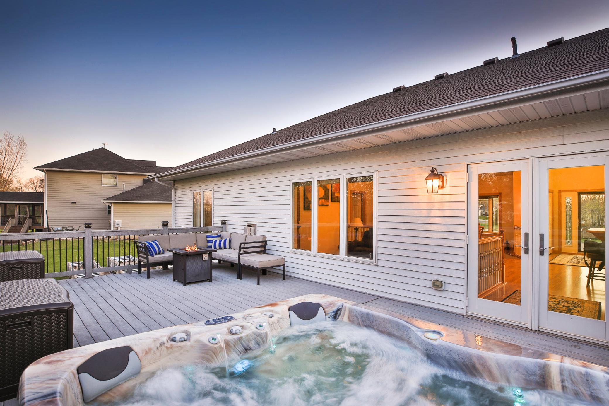 2169 Maple Leaf Lane NE