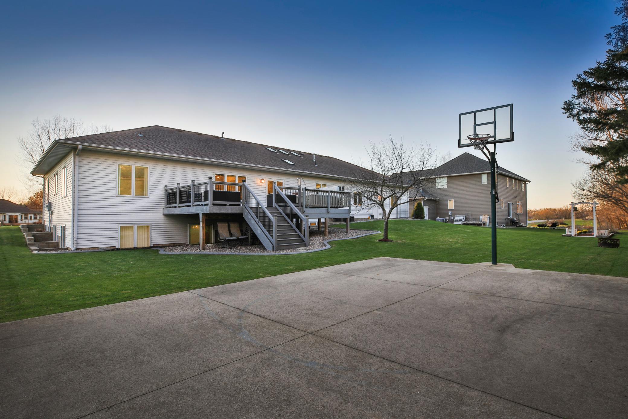 2169 Maple Leaf Lane NE