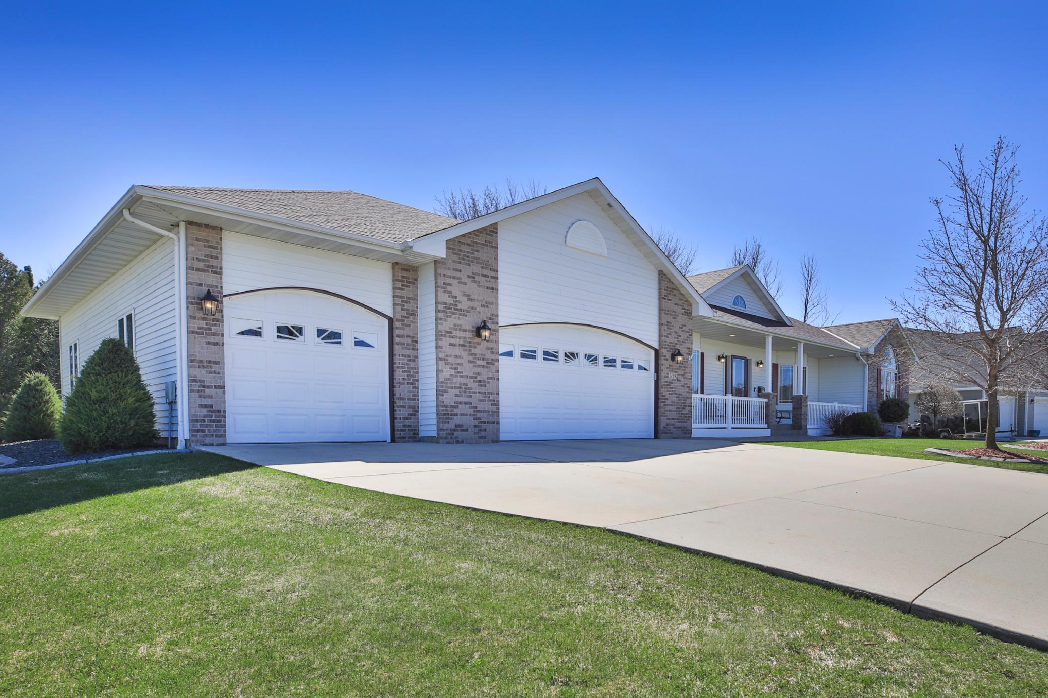 2169 Maple Leaf Lane NE