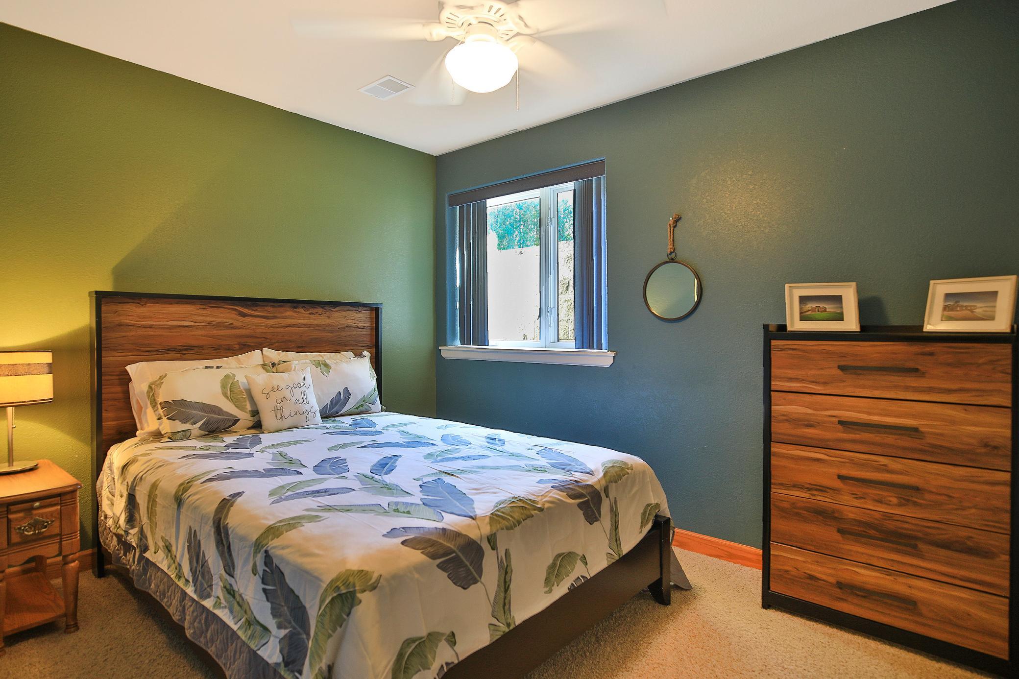 2169 Maple Leaf Lane NE