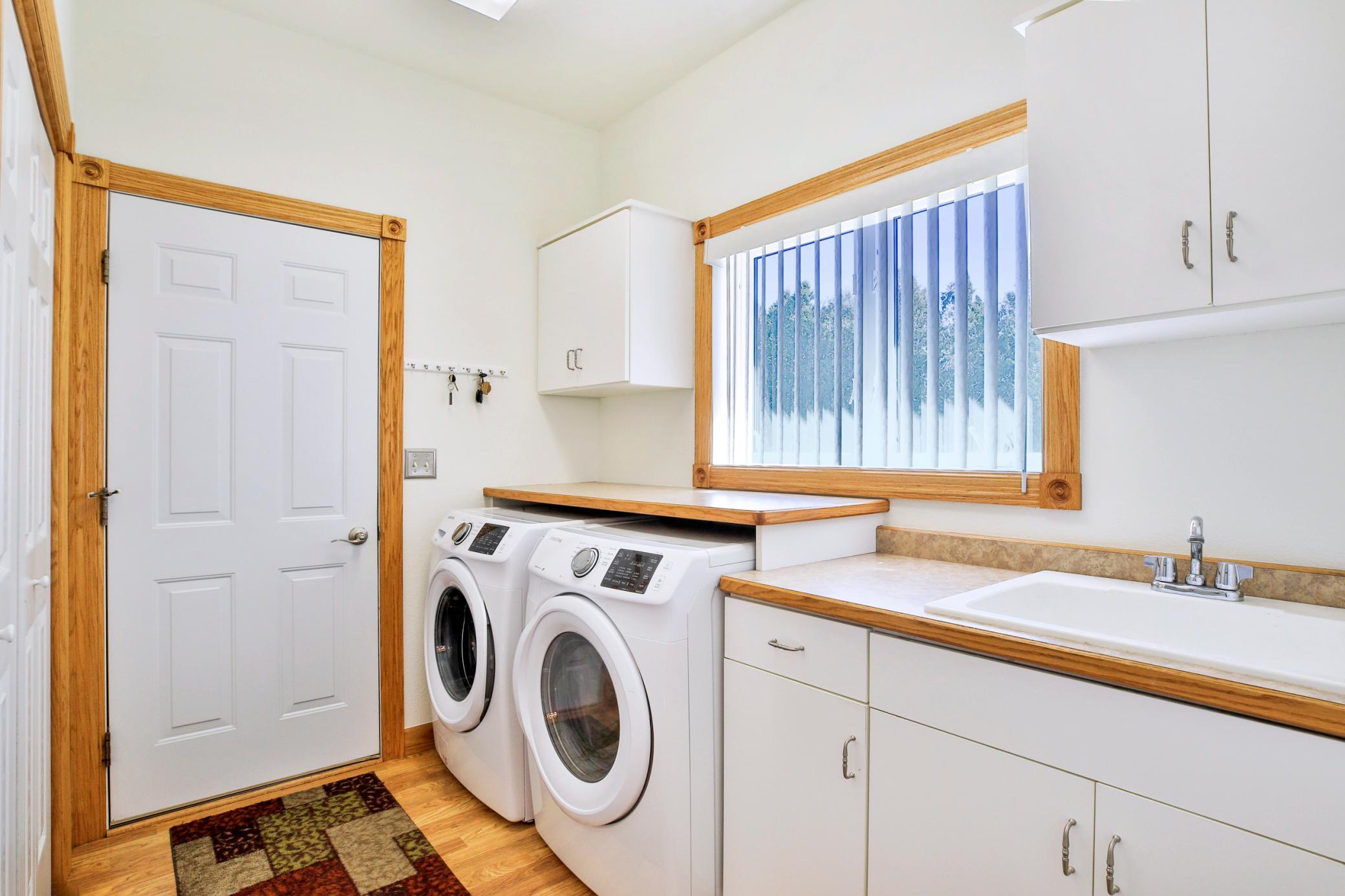 2169 Maple Leaf Lane NE